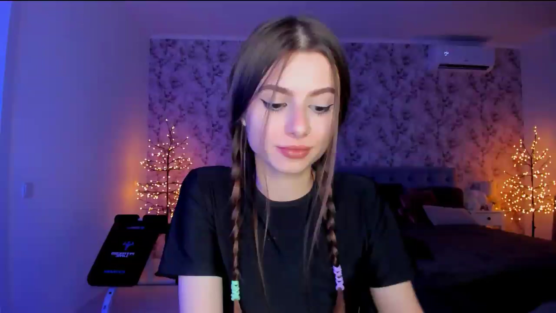 Gallery image thumbnail from Hotmolly_'s myfreecams stream on, 08/15/2026, 19:13 image 9 of 20