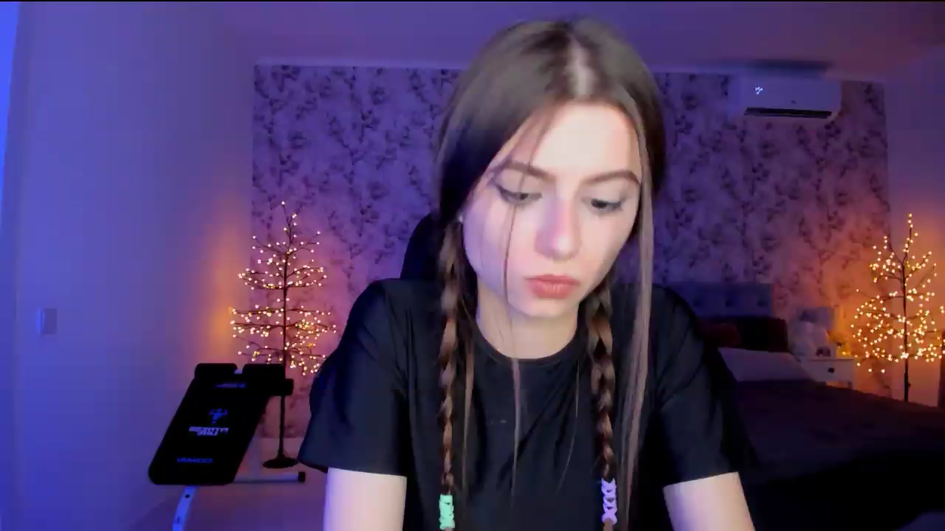 Gallery image thumbnail from Hotmolly_'s myfreecams stream on, 08/15/2026, 19:13 image 7 of 20