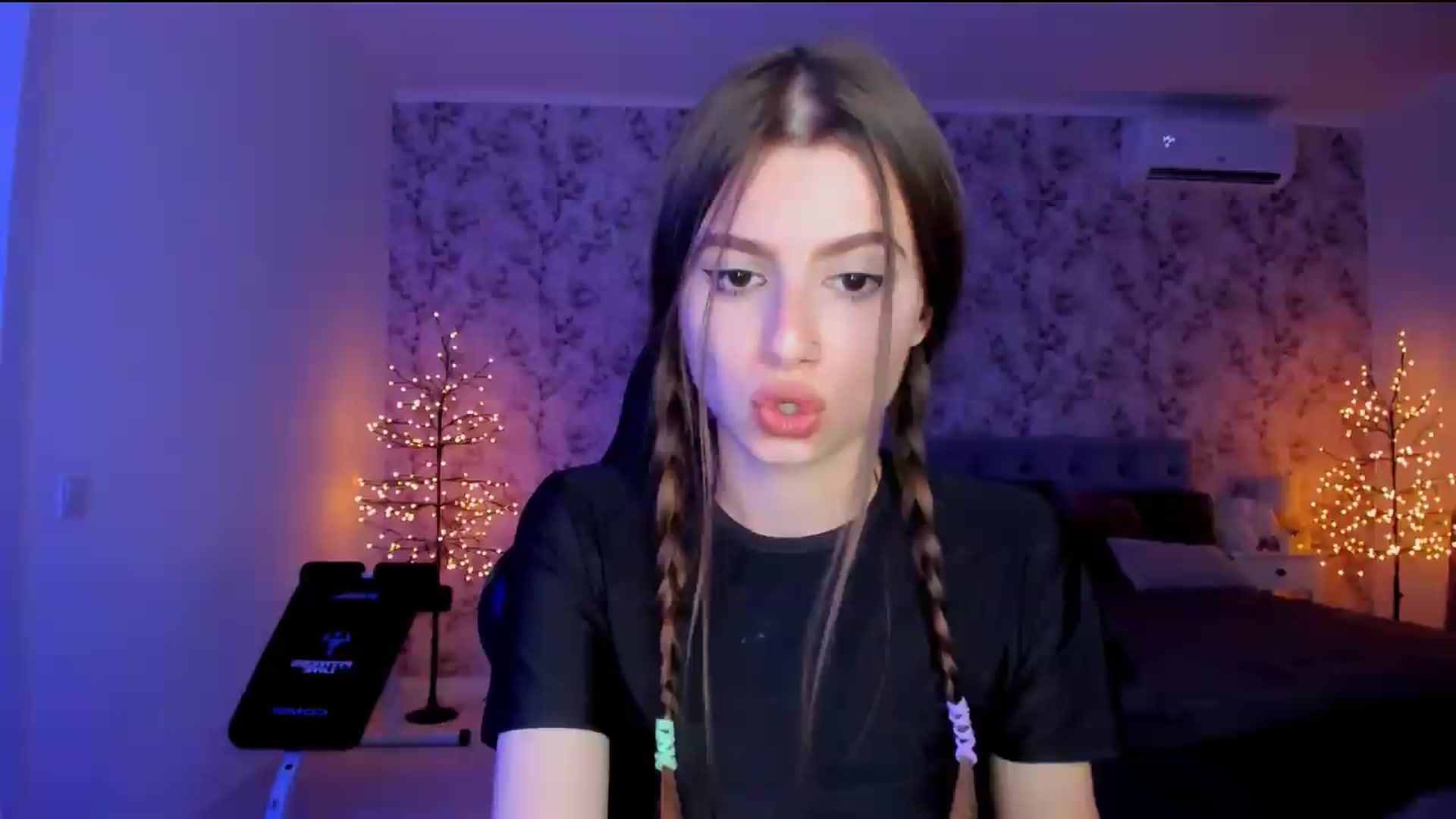 Gallery image thumbnail from Hotmolly_'s myfreecams stream on, 08/15/2026, 19:13 image 8 of 20