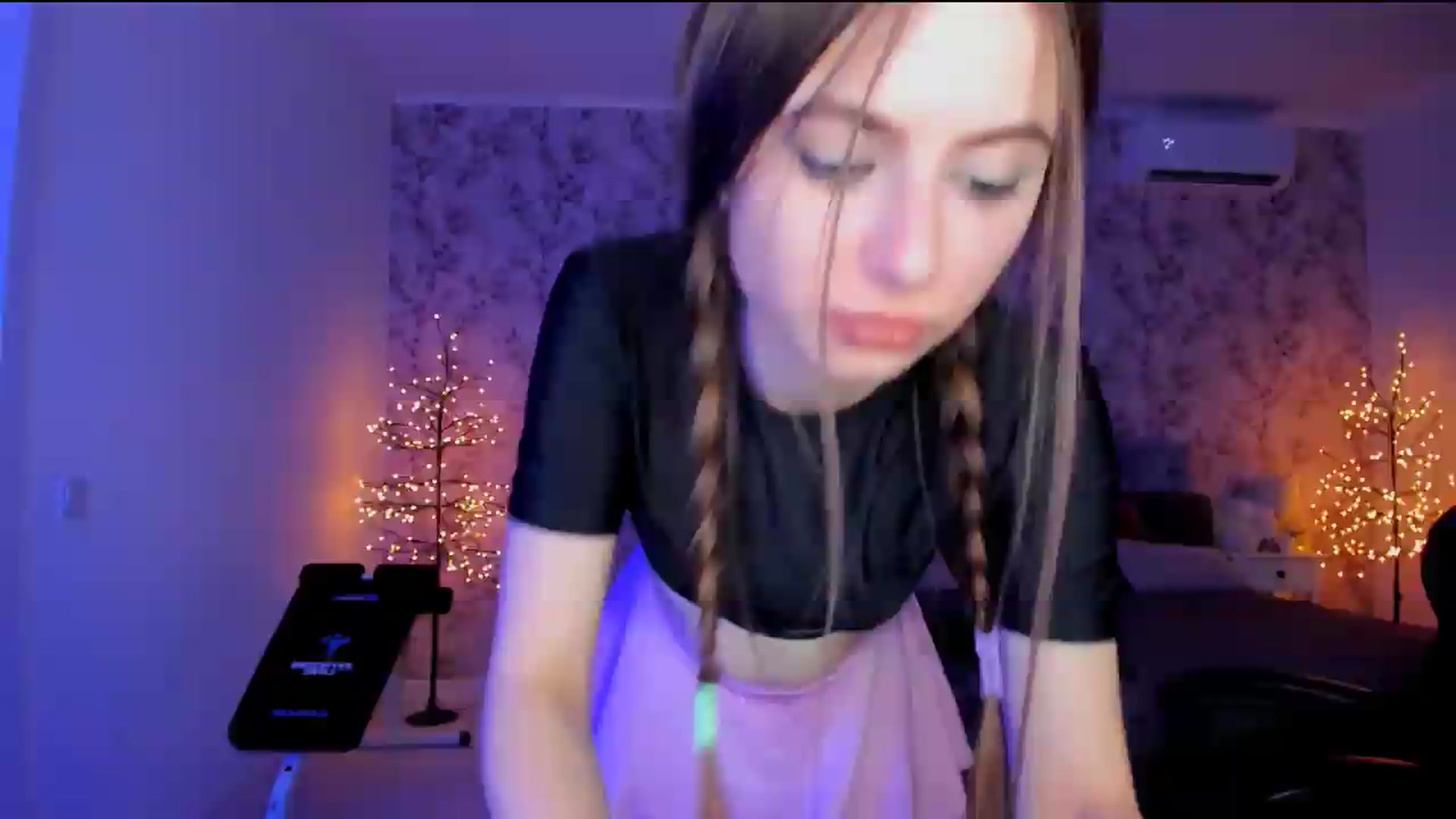 Gallery image thumbnail from Hotmolly_'s myfreecams stream on, 08/15/2026, 19:13 image 10 of 20