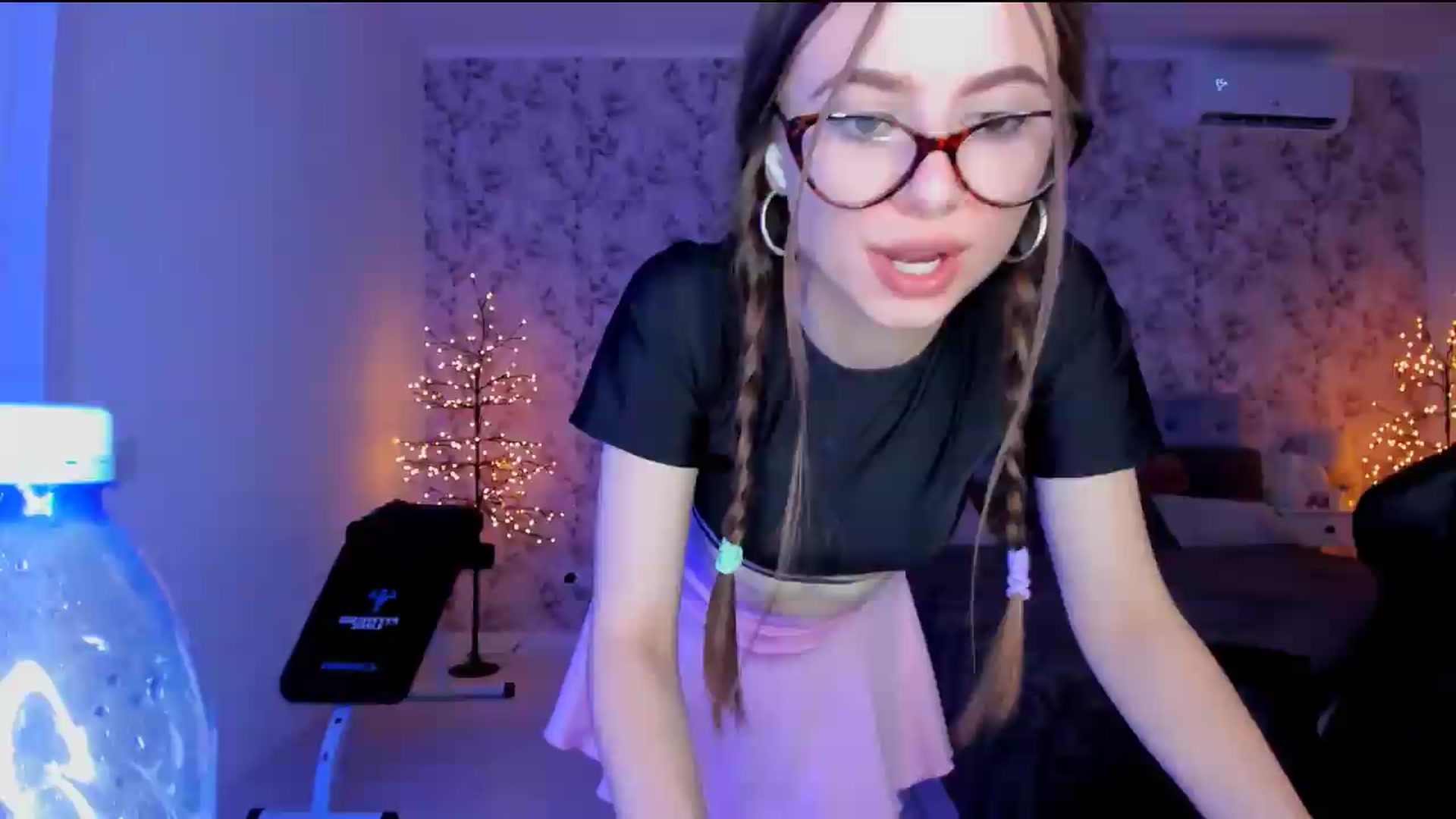 Gallery image thumbnail from Hotmolly_'s myfreecams stream on, 08/16/2026, 19:11 image 11 of 20