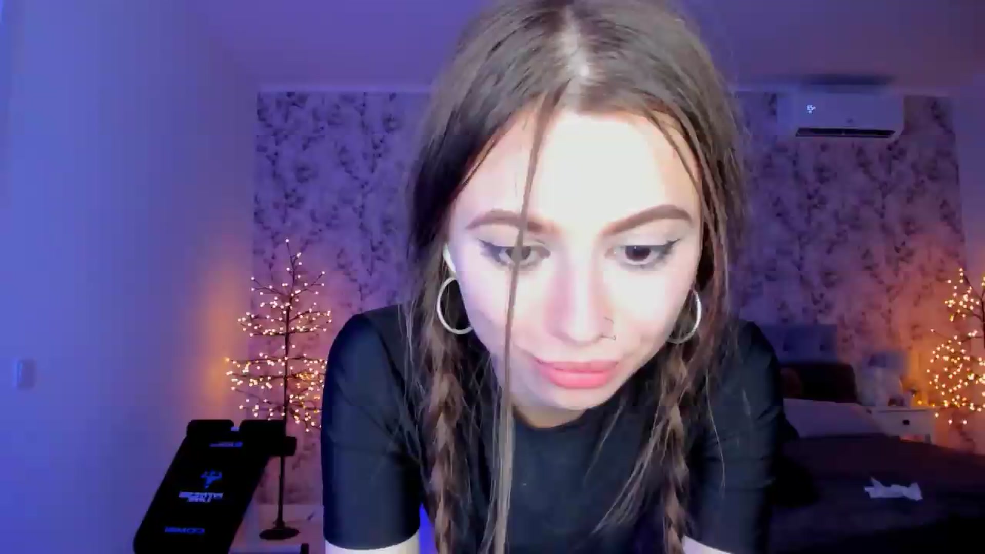 Gallery image thumbnail from Hotmolly_'s myfreecams stream on, 08/17/2026, 24:38 image 7 of 20
