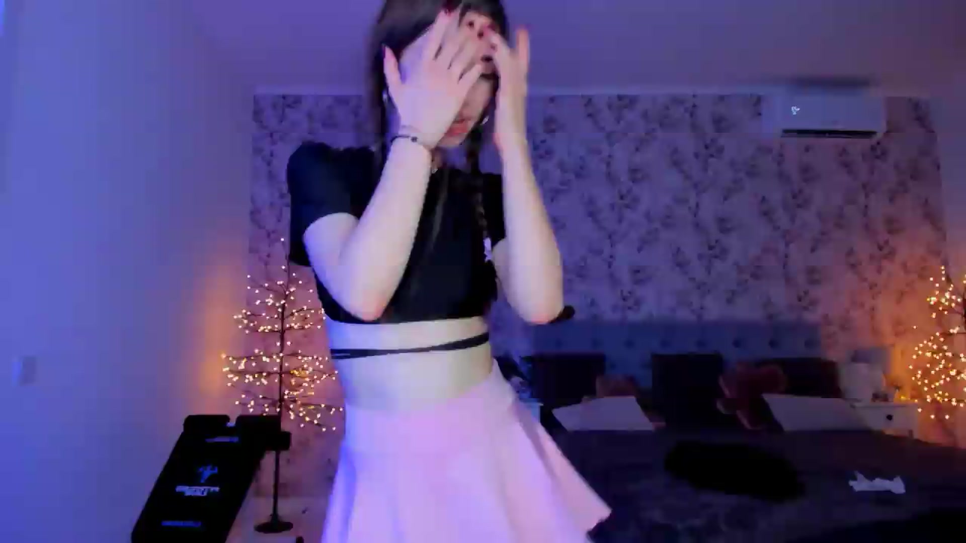 Gallery image thumbnail from Hotmolly_'s myfreecams stream on, 08/17/2026, 24:38 image 14 of 20