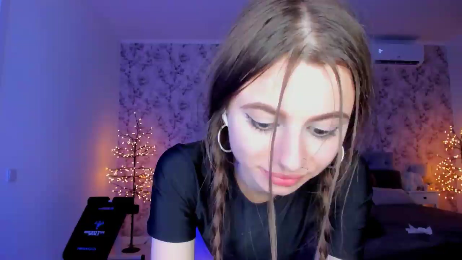 Gallery image thumbnail from Hotmolly_'s myfreecams stream on, 08/17/2026, 24:38 image 6 of 20