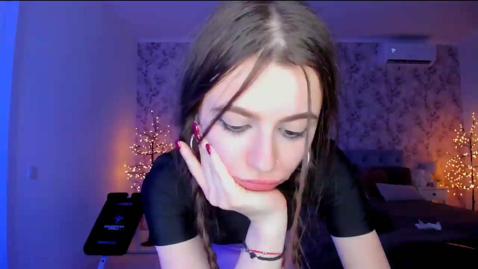 Gallery image thumbnail from Hotmolly_'s myfreecams stream on, 08/17/2026, 01:31 image 19 of 20