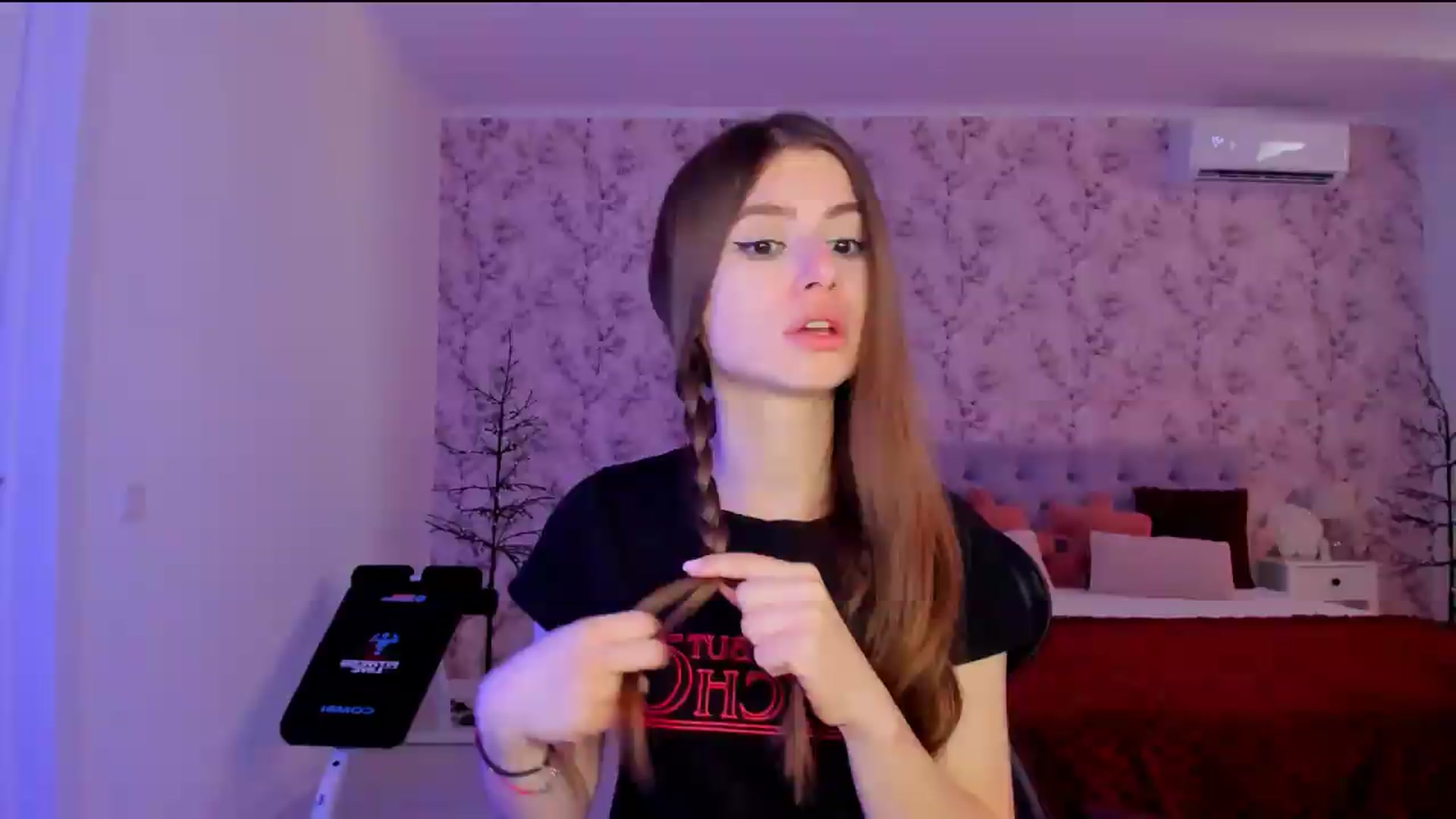 Gallery image thumbnail from Hotmolly_'s myfreecams stream on, 08/19/2026, 11:10 image 1 of 20