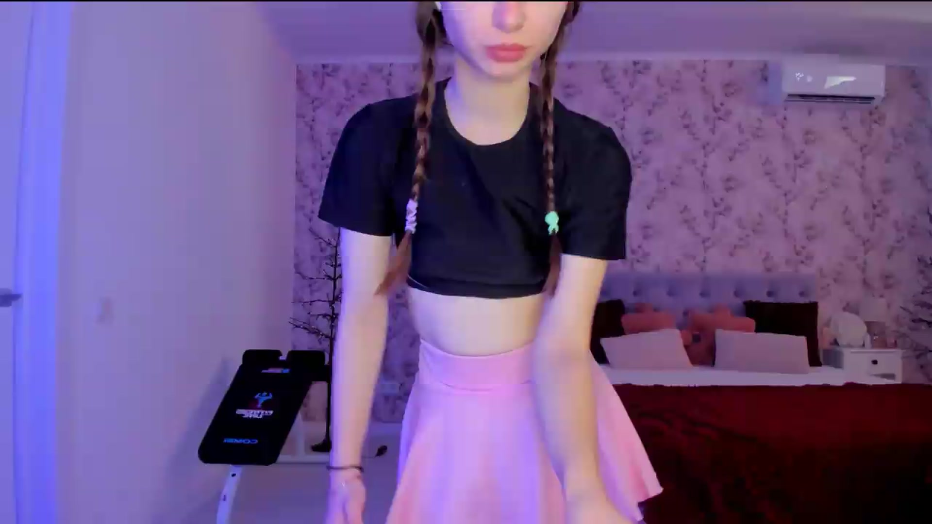 Gallery image thumbnail from Hotmolly_'s myfreecams stream on, 08/20/2026, 12:26 image 3 of 20