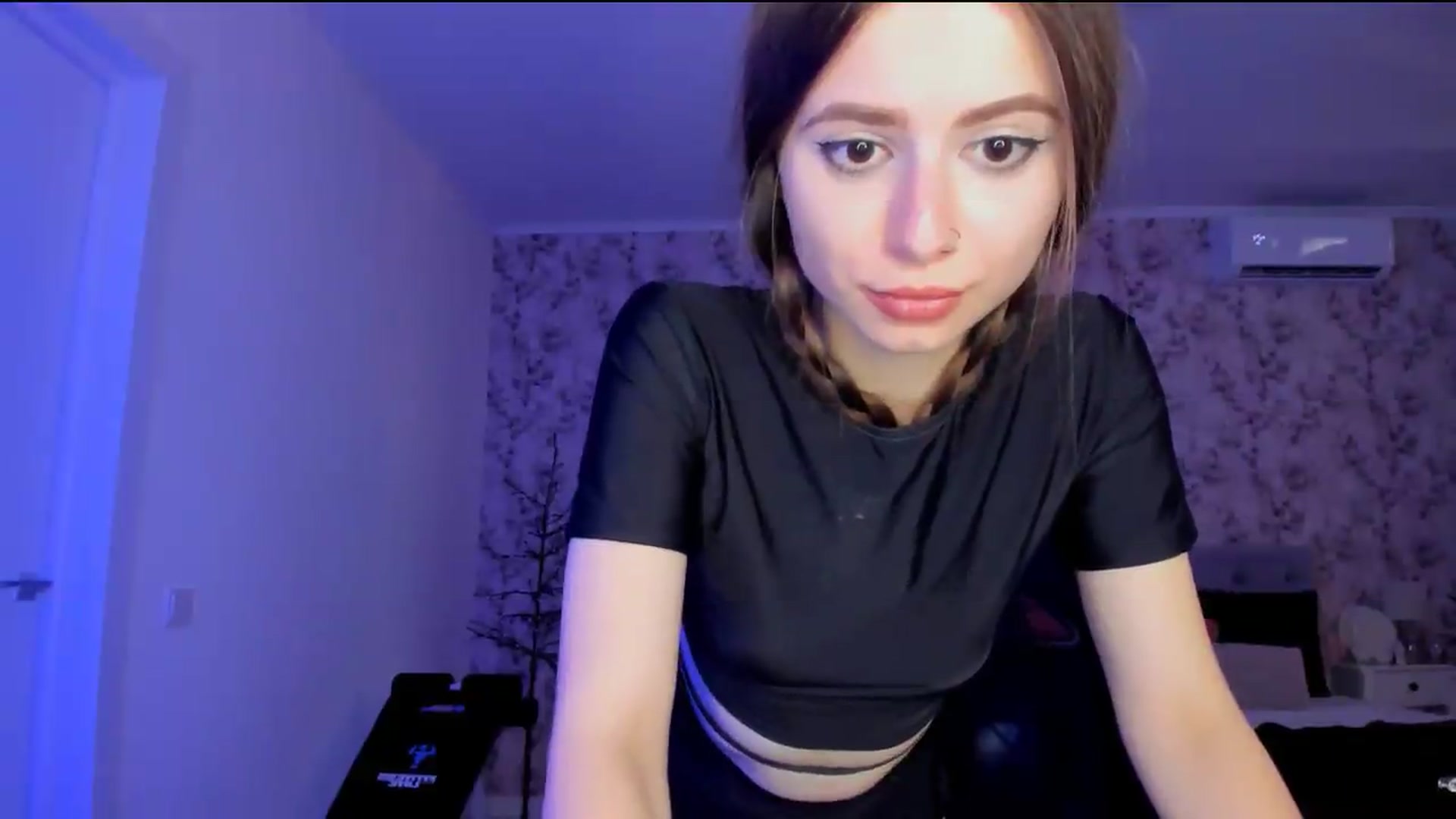 Gallery image thumbnail from Hotmolly_'s myfreecams stream on, 08/20/2026, 16:31 image 13 of 20
