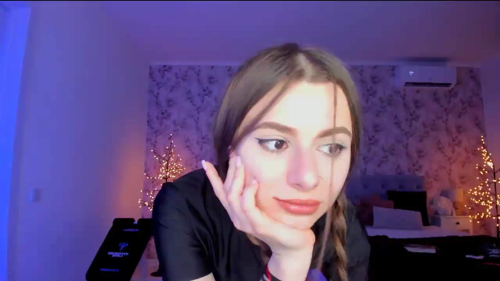 Gallery image thumbnail from Hotmolly_'s myfreecams stream on, 08/22/2026, 19:05 image 11 of 20