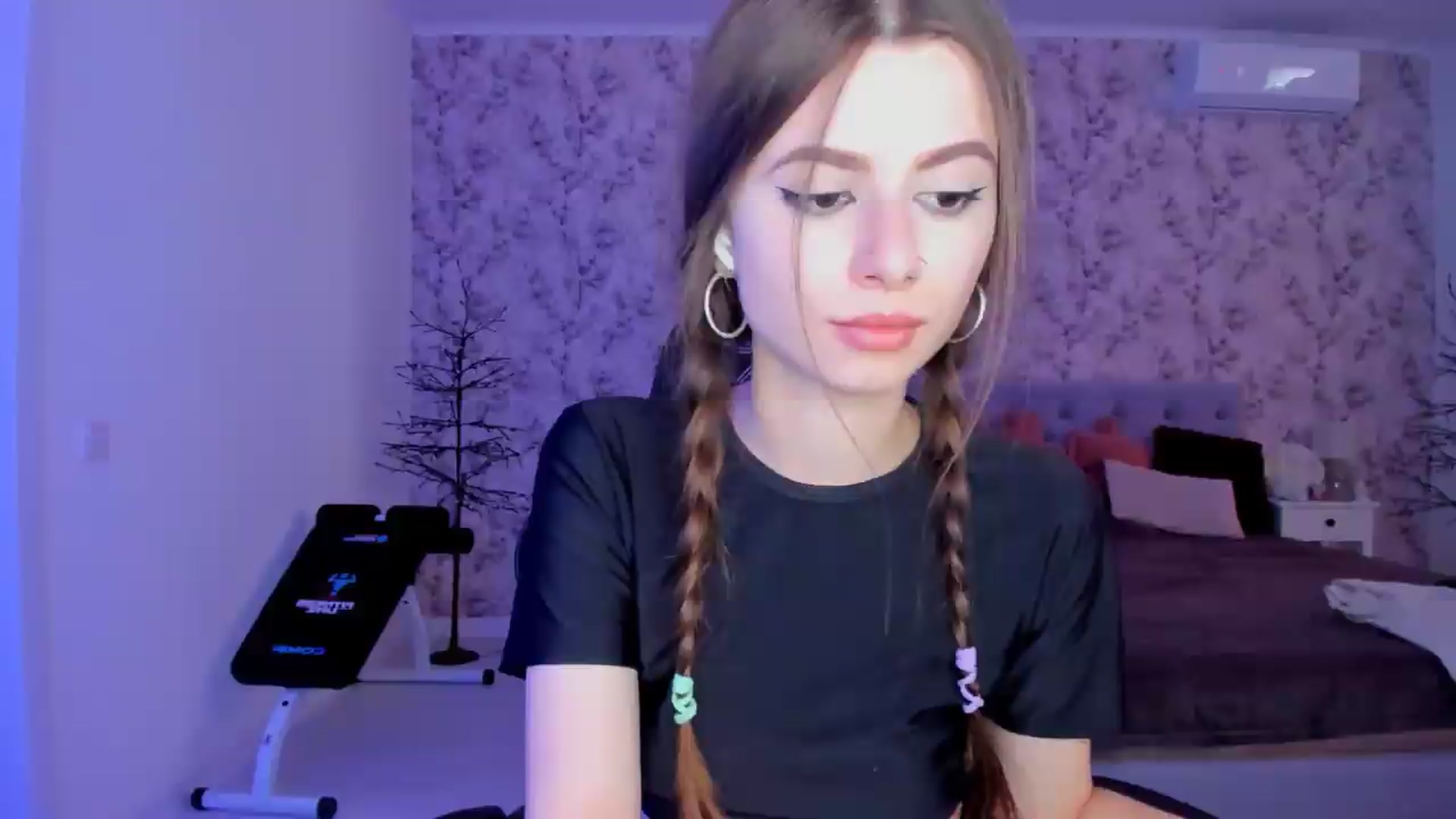 Gallery image thumbnail from Hotmolly_'s myfreecams stream on, 08/28/2026, 12:14 image 12 of 20