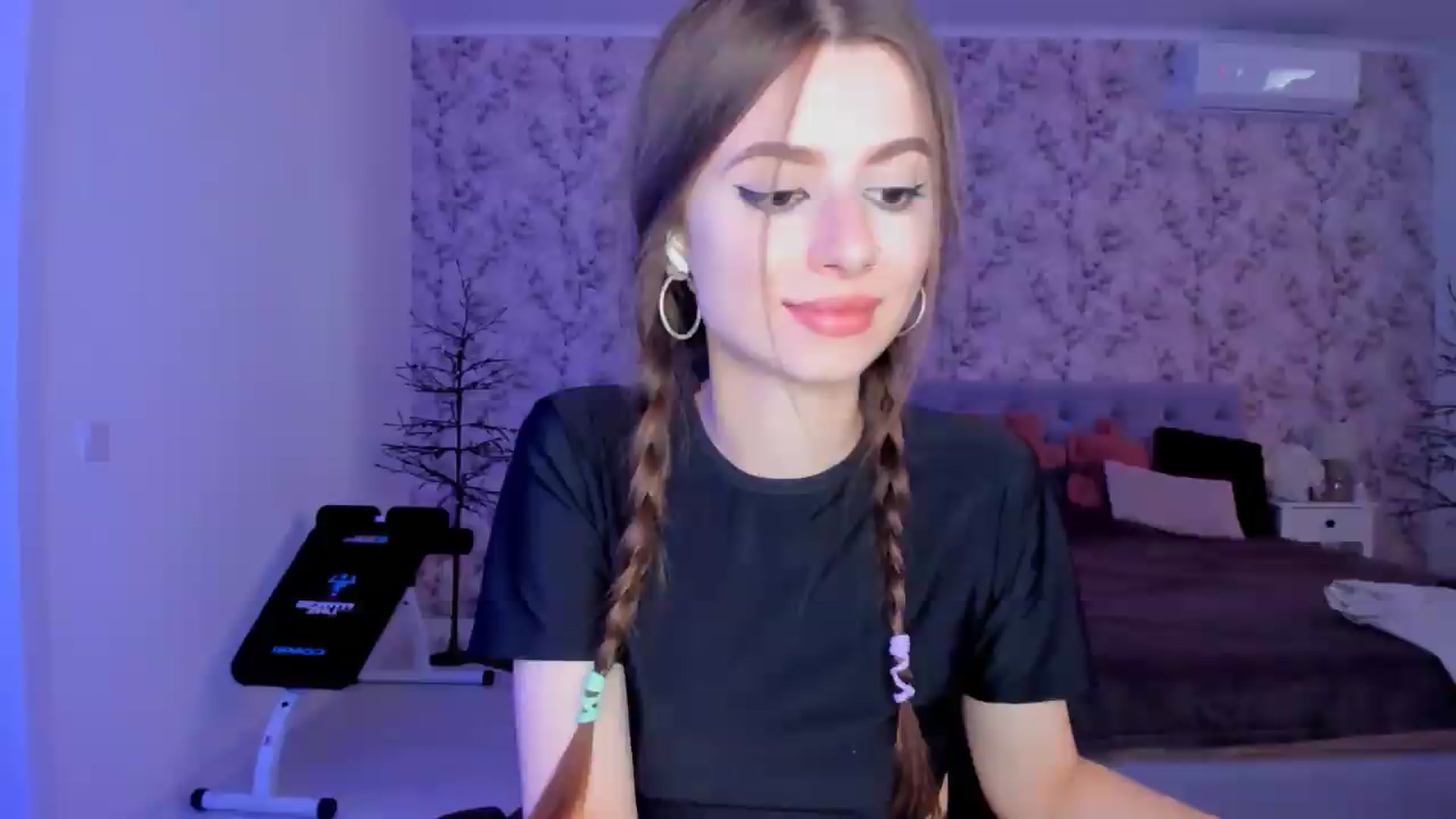 Gallery image thumbnail from Hotmolly_'s myfreecams stream on, 08/28/2026, 12:14 image 15 of 20