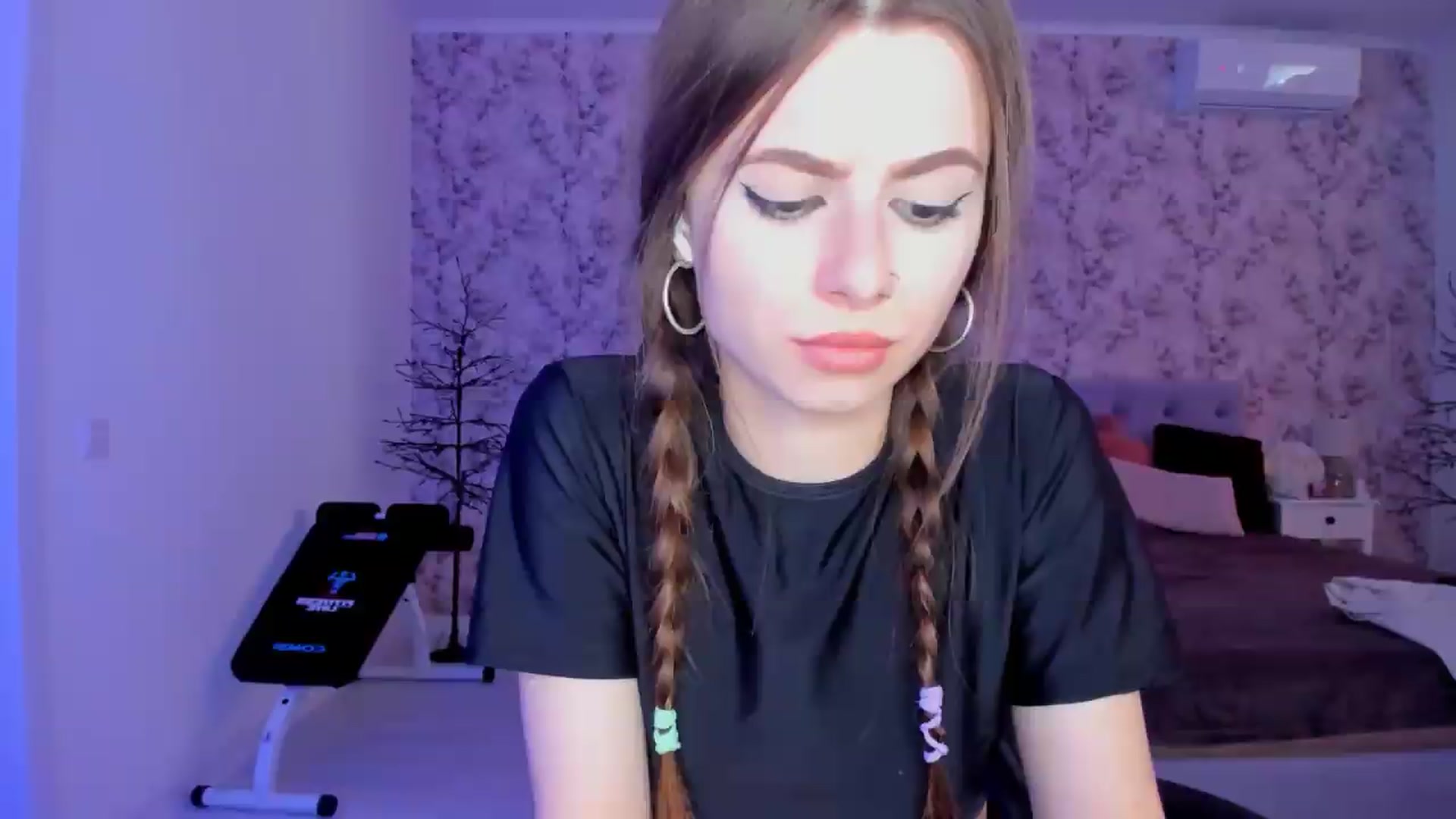 Gallery image thumbnail from Hotmolly_'s myfreecams stream on, 08/28/2026, 12:14 image 10 of 20