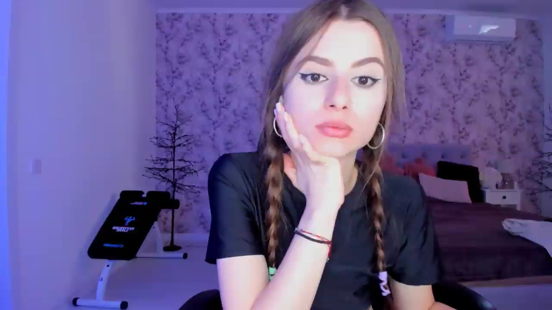 Gallery image thumbnail from Hotmolly_'s myfreecams stream on, 08/28/2026, 12:14 image 7 of 20