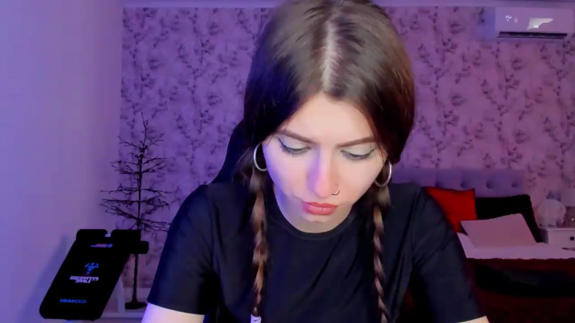 Gallery image thumbnail from Hotmolly_'s myfreecams stream on, 09/23/2026, 11:47 image 3 of 20
