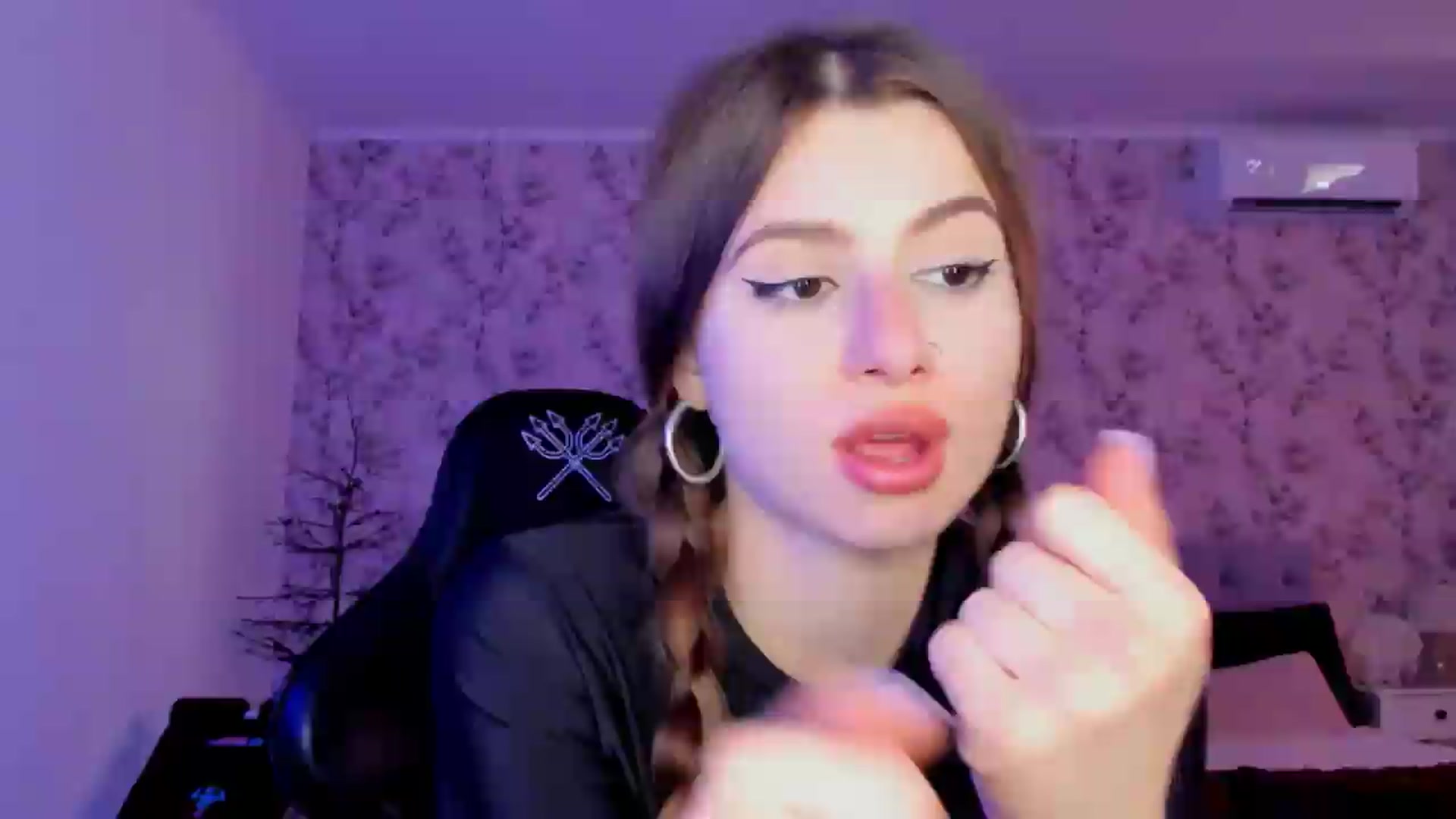 Gallery image thumbnail from Hotmolly_'s myfreecams stream on, 09/23/2026, 11:47 image 13 of 20