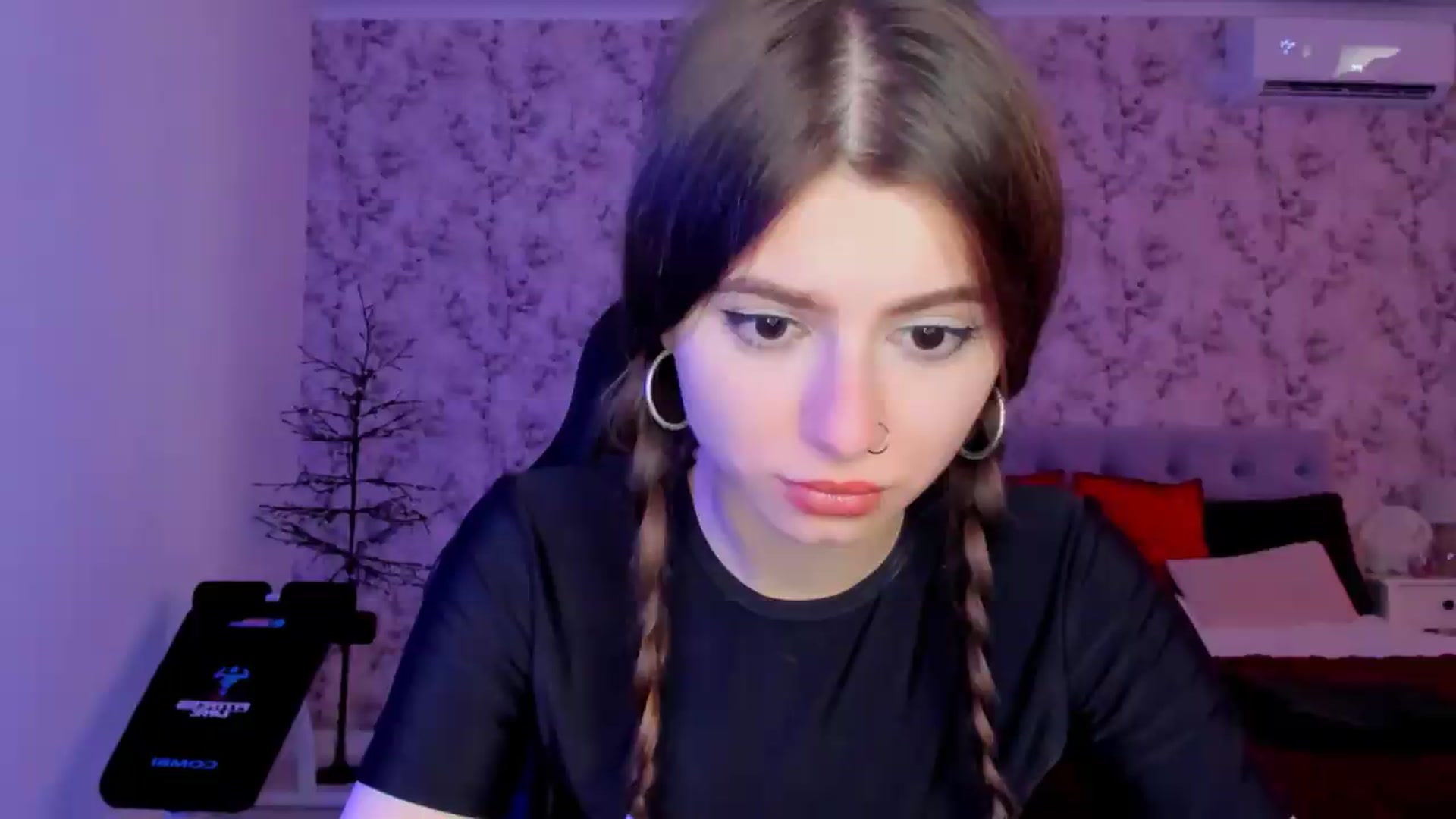 Gallery image thumbnail from Hotmolly_'s myfreecams stream on, 09/23/2026, 11:47 image 1 of 20