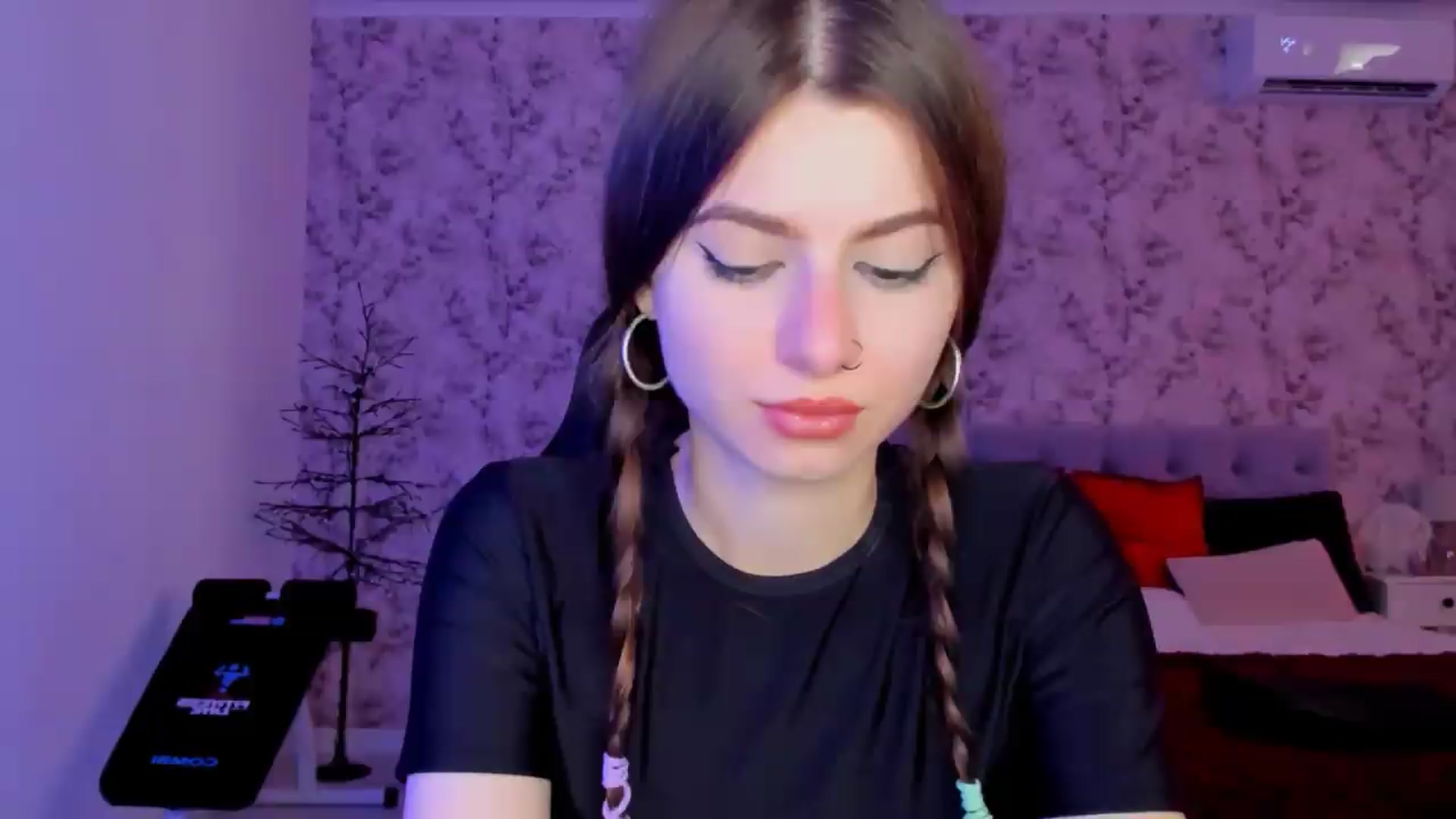 Gallery image thumbnail from Hotmolly_'s myfreecams stream on, 09/23/2026, 11:47 image 2 of 20