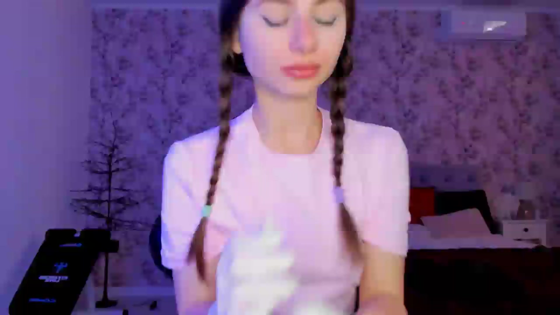 Gallery image thumbnail from Hotmolly_'s myfreecams stream on, 09/24/2026, 11:49 image 1 of 20