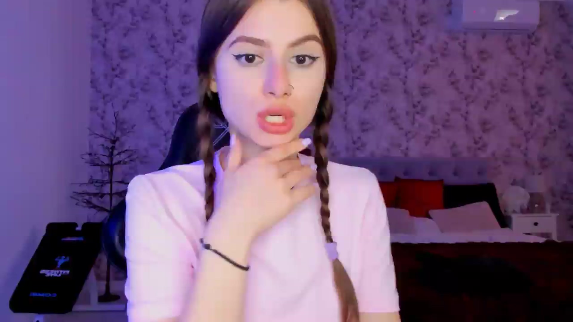 Gallery image thumbnail from Hotmolly_'s myfreecams stream on, 09/24/2026, 11:49 image 9 of 20