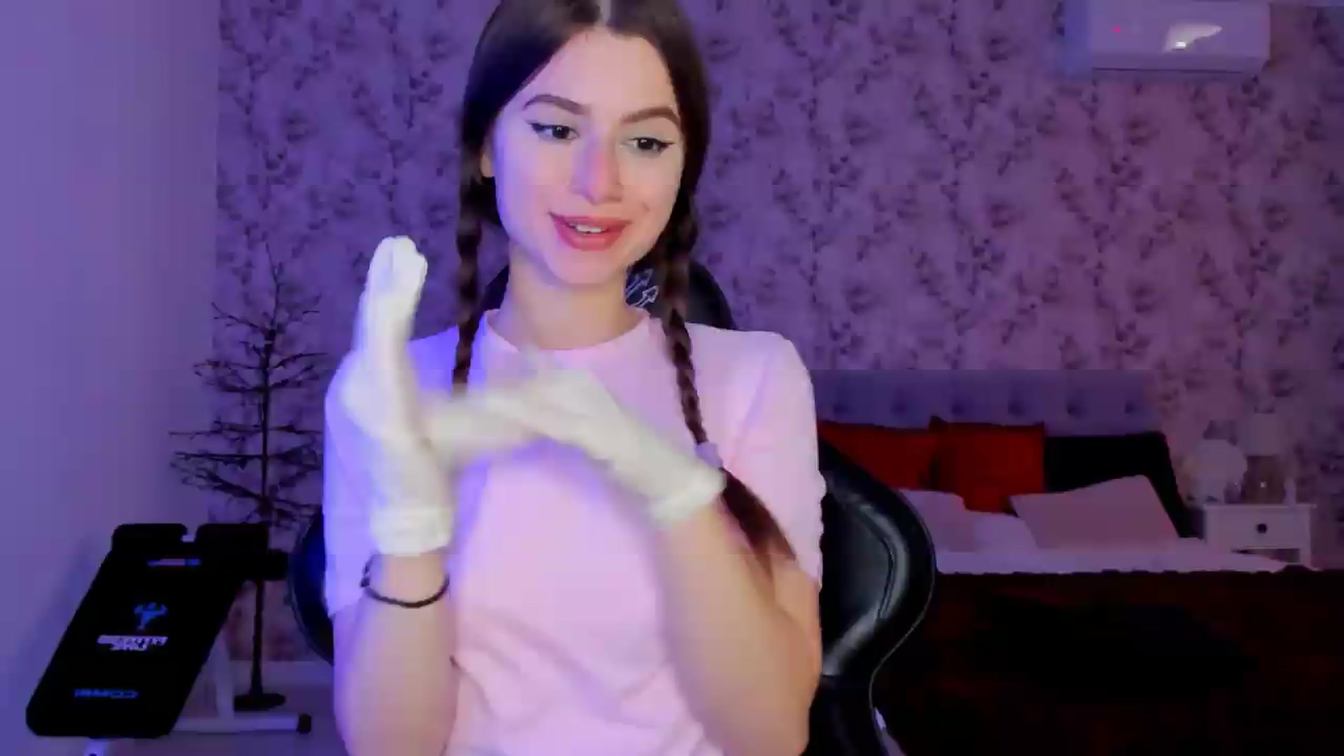 Gallery image thumbnail from Hotmolly_'s myfreecams stream on, 09/24/2026, 11:49 image 4 of 20