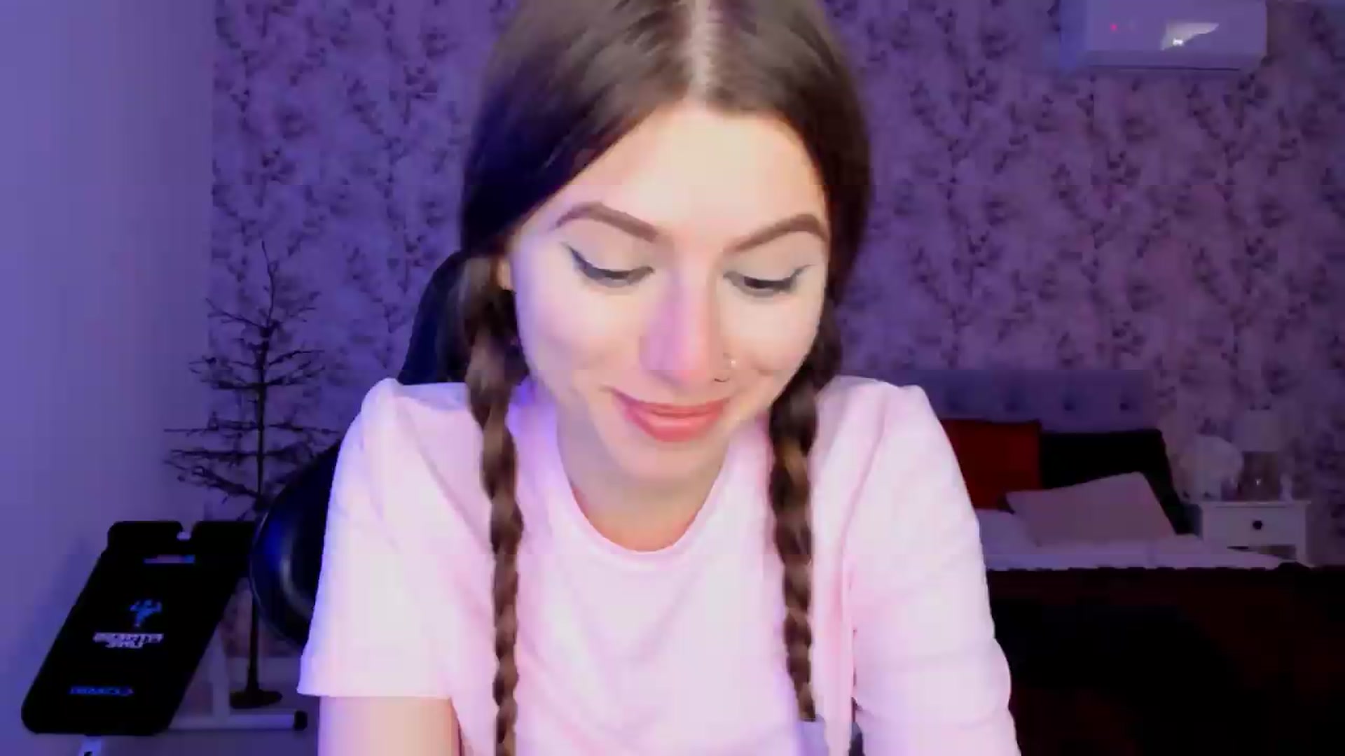 Gallery image thumbnail from Hotmolly_'s myfreecams stream on, 09/24/2026, 11:49 image 18 of 20