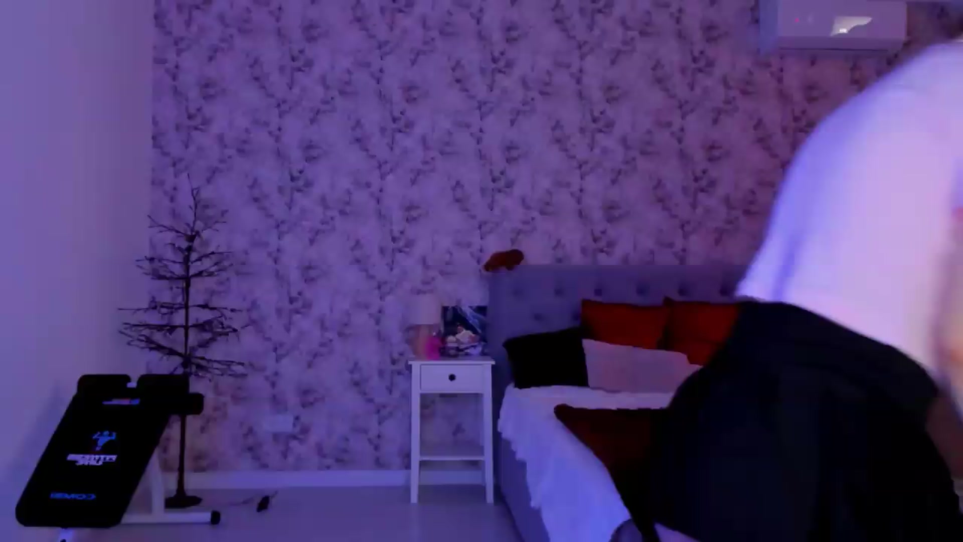 Gallery image thumbnail from Hotmolly_'s myfreecams stream on, 09/24/2026, 11:49 image 6 of 20