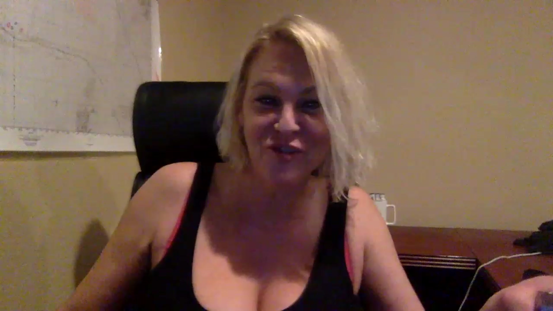 Gallery image thumbnail from Hotpinkbox00's myfreecams stream on, 03/19/2023, 08:33 image 4 of 20