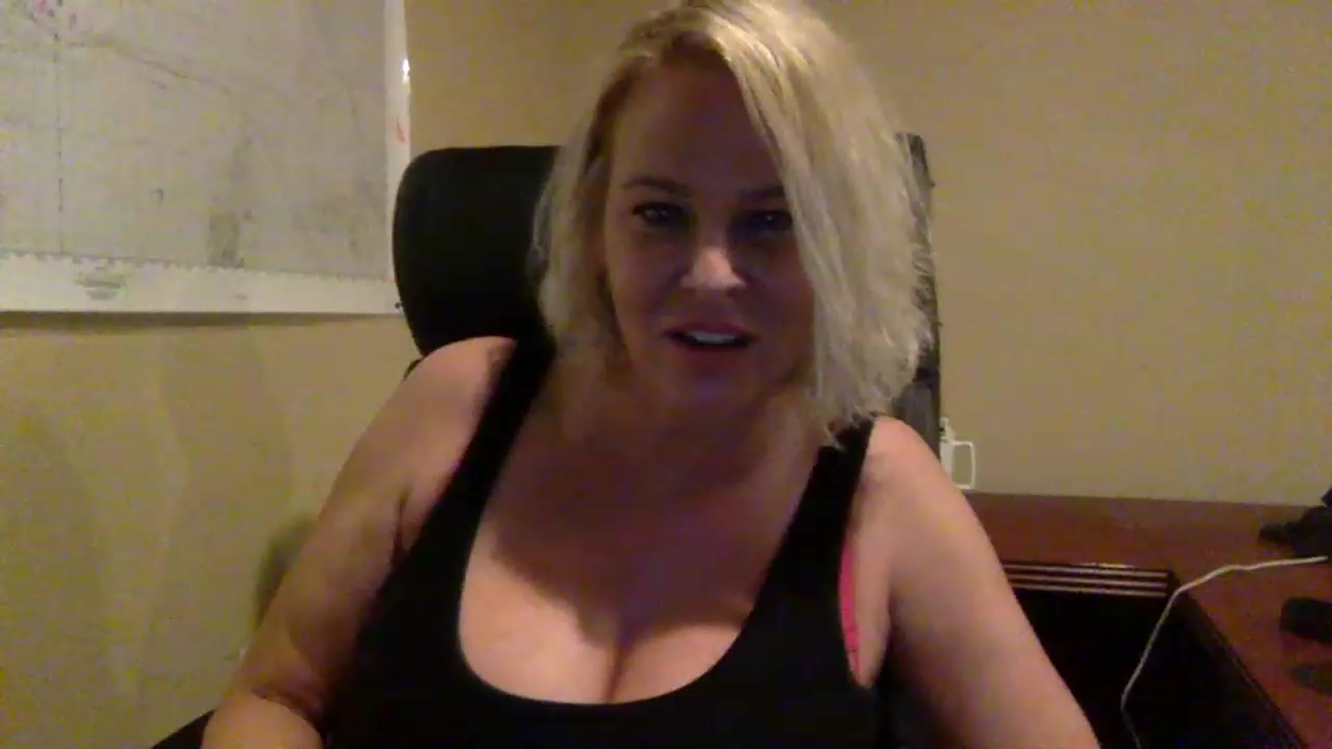Gallery image thumbnail from Hotpinkbox00's myfreecams stream on, 03/19/2023, 08:33 image 1 of 20