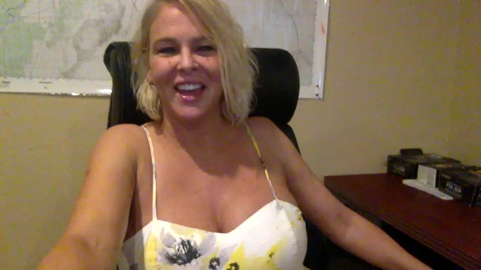 Gallery image thumbnail from Hotpinkbox00's myfreecams stream on, 03/20/2023, 19:52 image 2 of 20