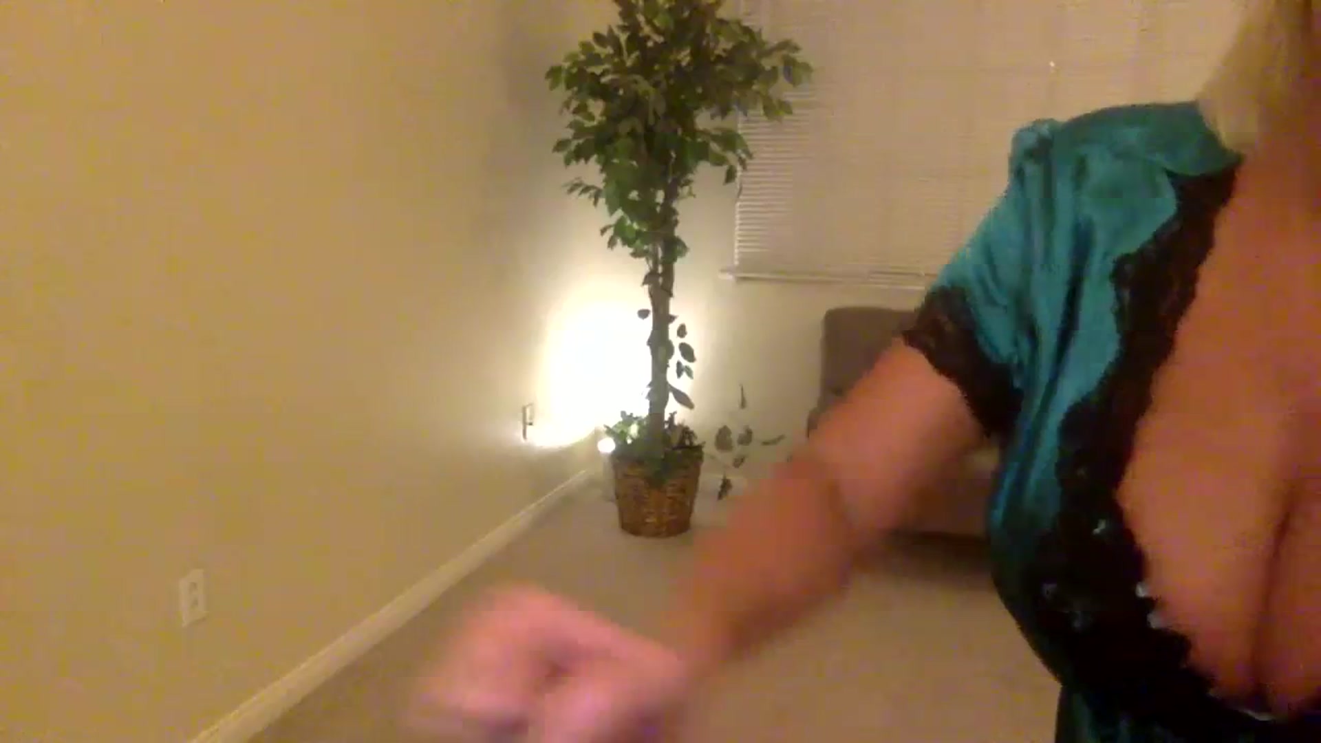 Gallery image thumbnail from Hotpinkbox00's myfreecams stream on, 08/27/2023, 05:05 image 13 of 20