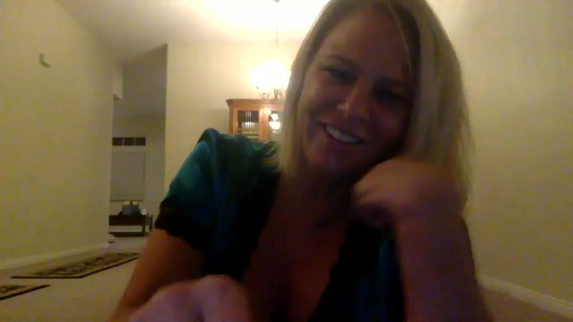 Gallery image thumbnail from Hotpinkbox00's myfreecams stream on, 08/27/2023, 07:19 image 20 of 20