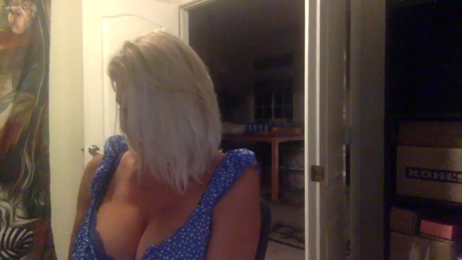 Gallery image thumbnail from Hotpinkbox00's myfreecams stream on, 12/08/2023, 13:53 image 8 of 20