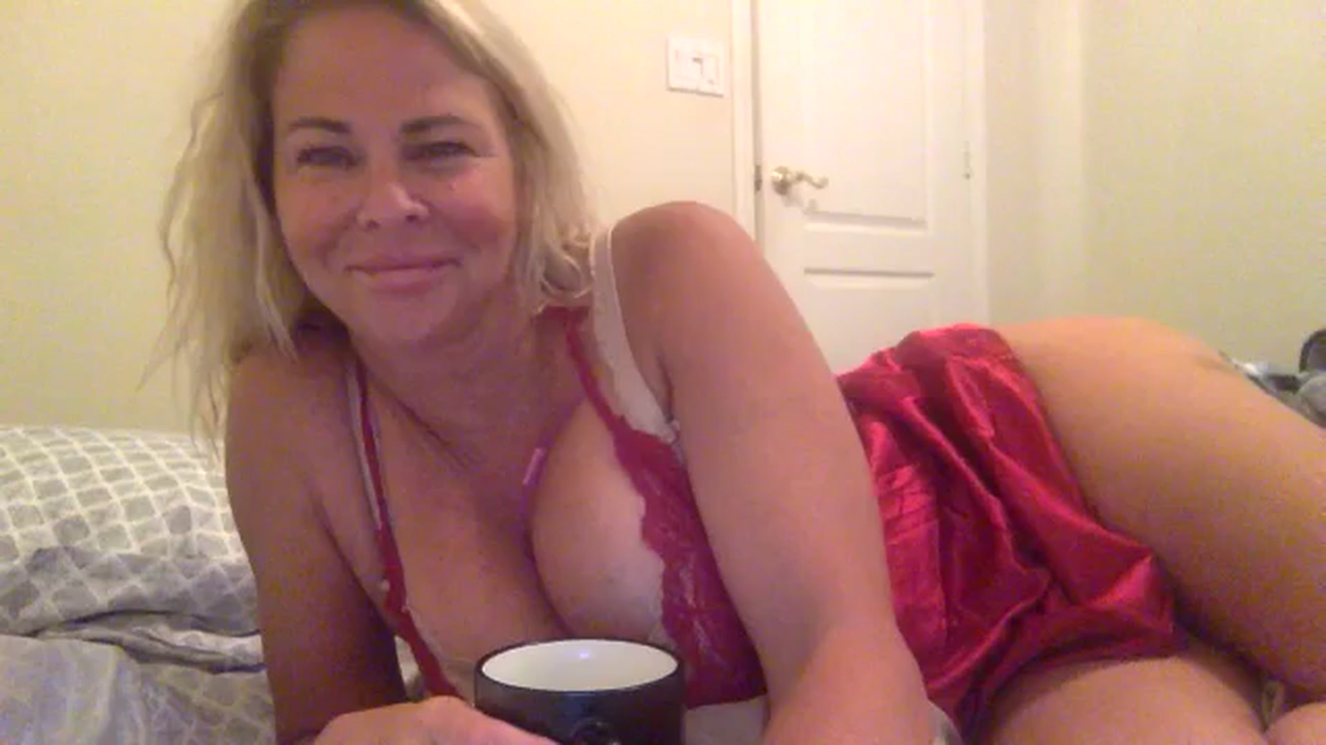 Gallery image thumbnail from Hotpinkbox00's myfreecams stream on, 11/19/2024, 16:09 image 2 of 20