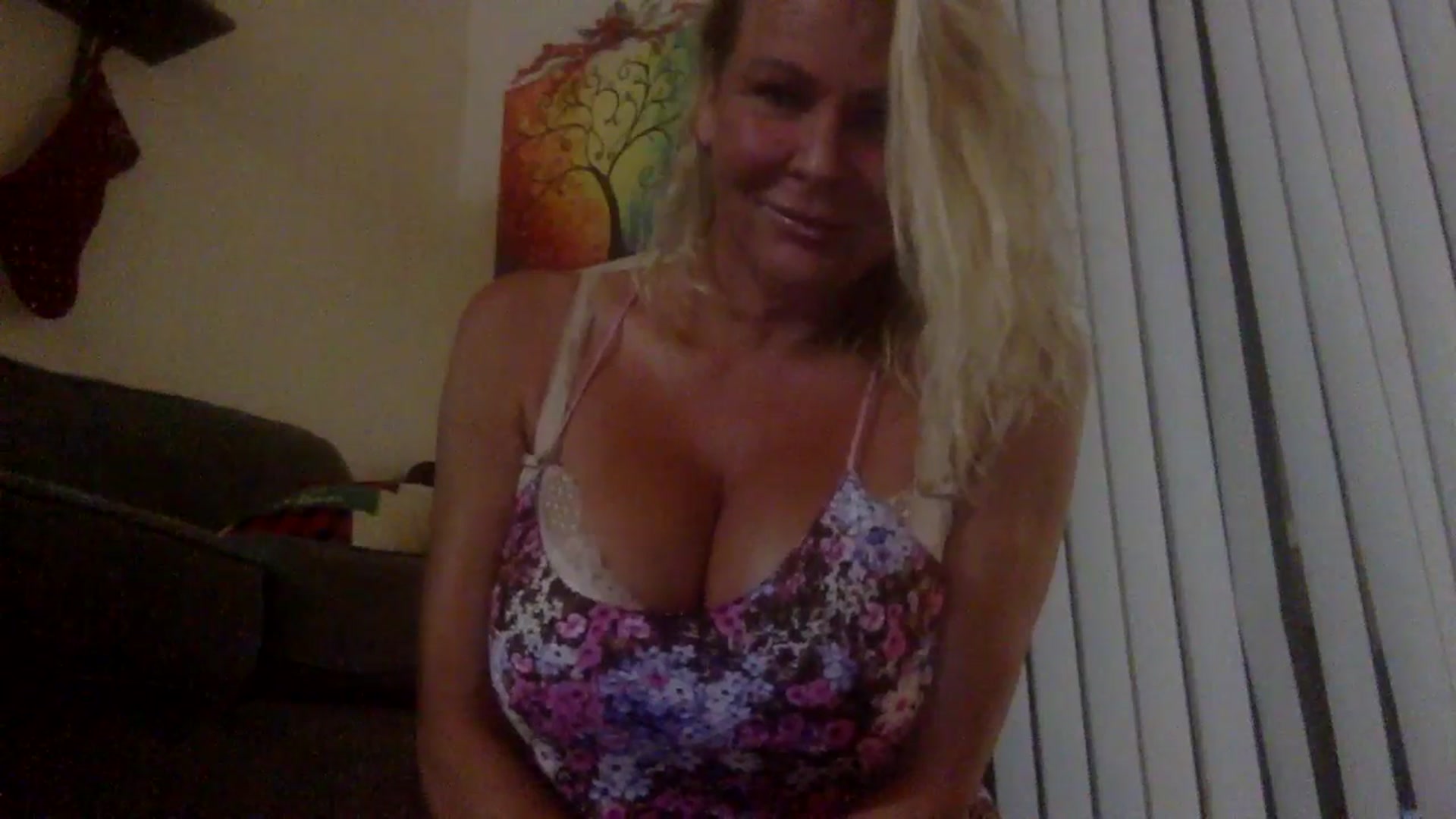 Gallery image thumbnail from Hotpinkbox00's myfreecams stream on, 11/27/2024, 13:42 image 5 of 20