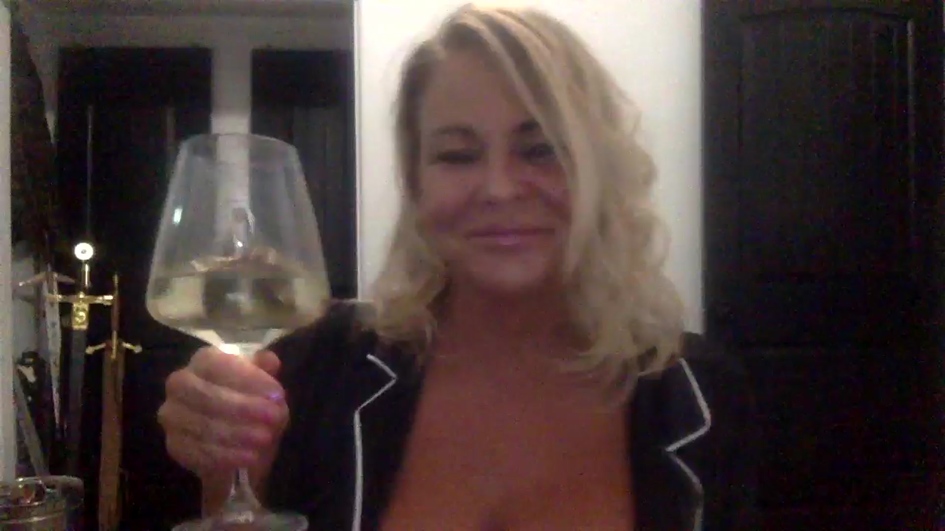 Gallery image thumbnail from Hotpinkbox00's myfreecams stream on, 12/13/2024, 09:53 image 9 of 20