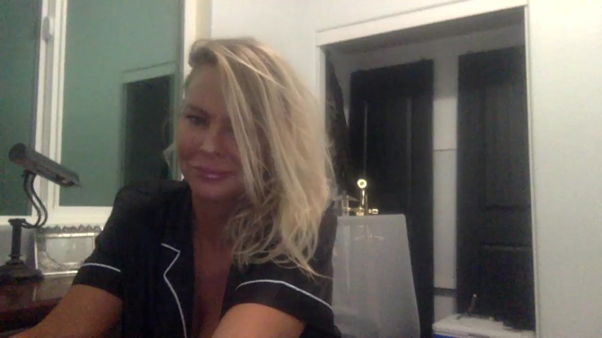 Gallery image thumbnail from Hotpinkbox00's myfreecams stream on, 12/13/2024, 13:07 image 12 of 20