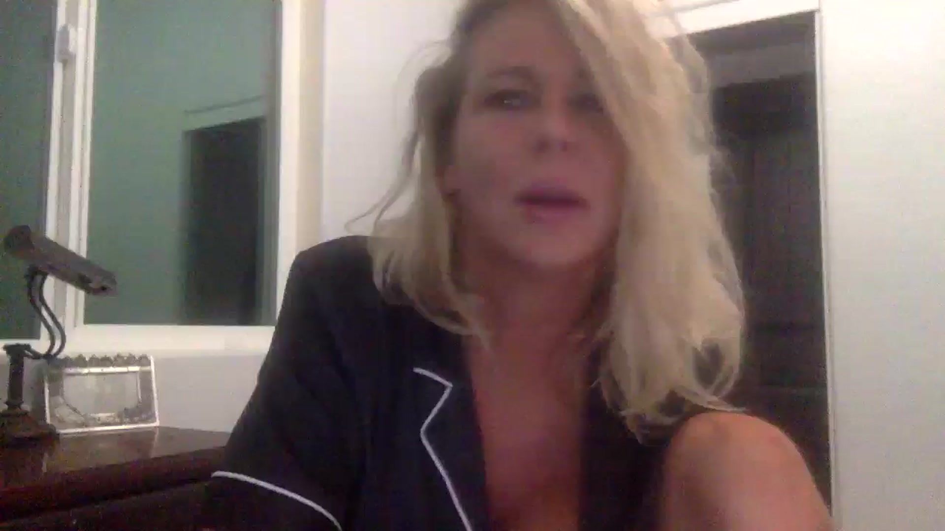 Gallery image thumbnail from Hotpinkbox00's myfreecams stream on, 12/13/2024, 13:07 image 10 of 20