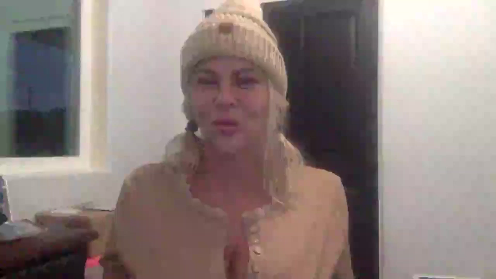 Gallery image thumbnail from Hotpinkbox00's myfreecams stream on, 12/28/2024, 14:10 image 11 of 20