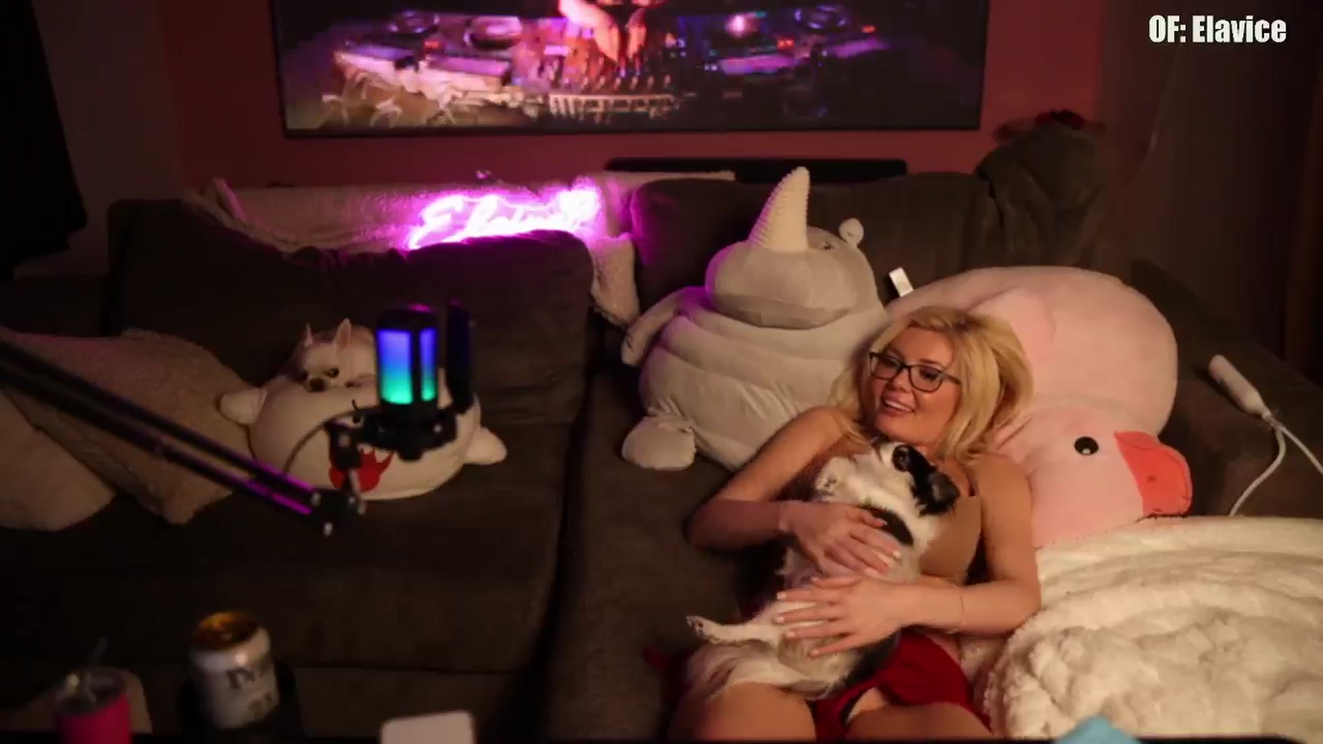 Gallery image thumbnail from Hotpinksoap1's myfreecams stream on, 11/17/2025, 02:32 image 18 of 20