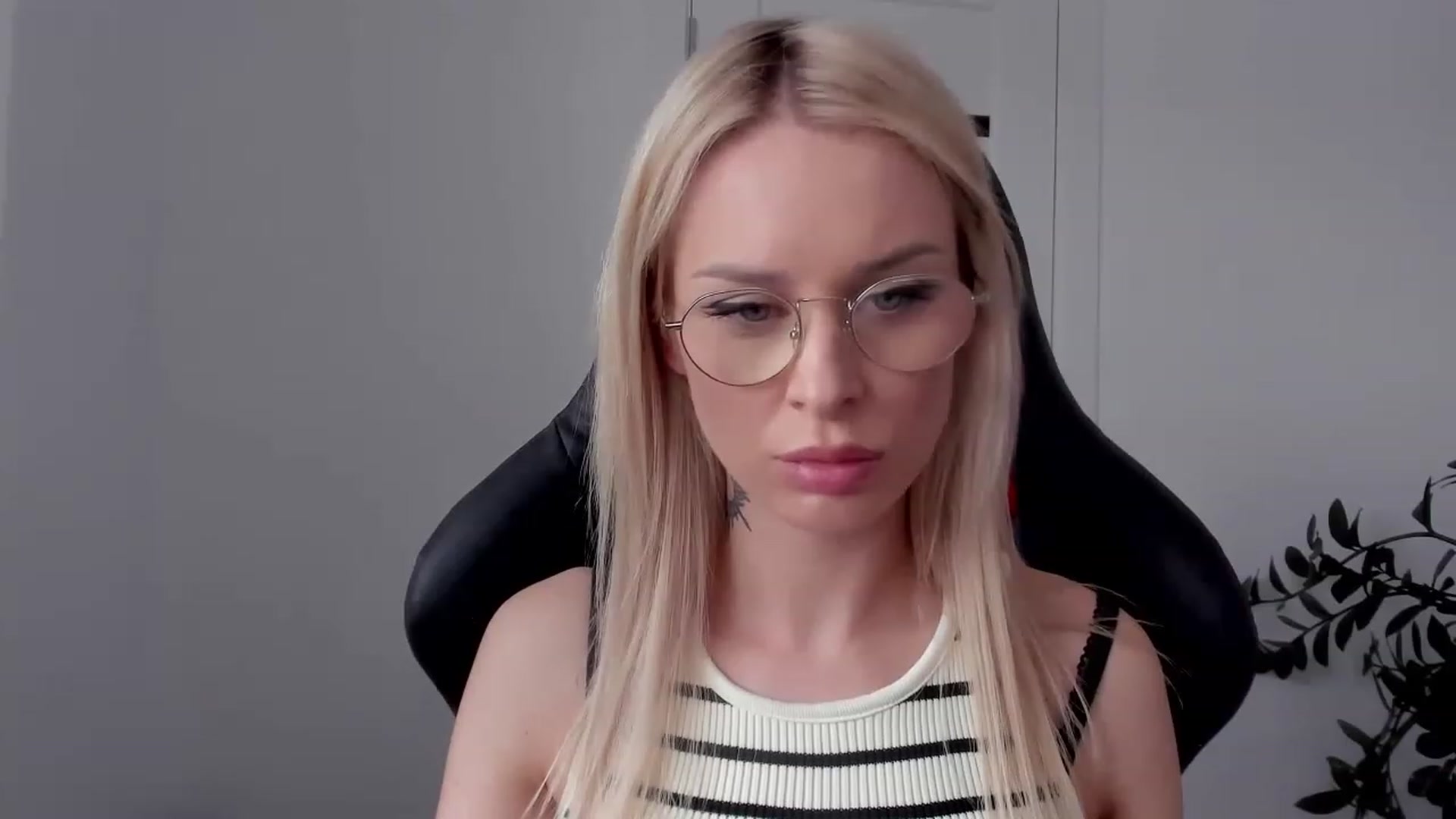 Gallery image thumbnail from HottBlonda's myfreecams stream on, 06/05/2023, 11:54 image 15 of 20