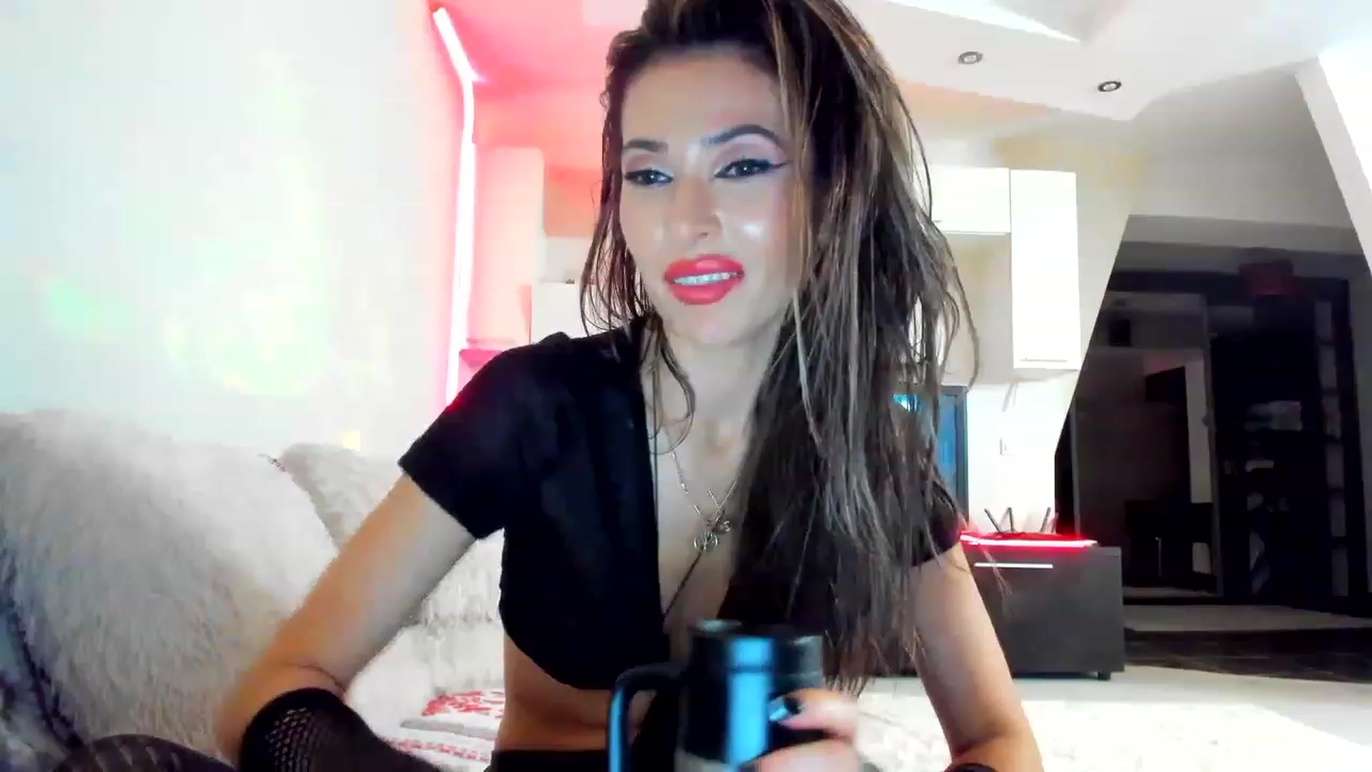 Gallery image thumbnail from Hottestbabe69's myfreecams stream on, 01/21/2023, 01:55 image 13 of 20