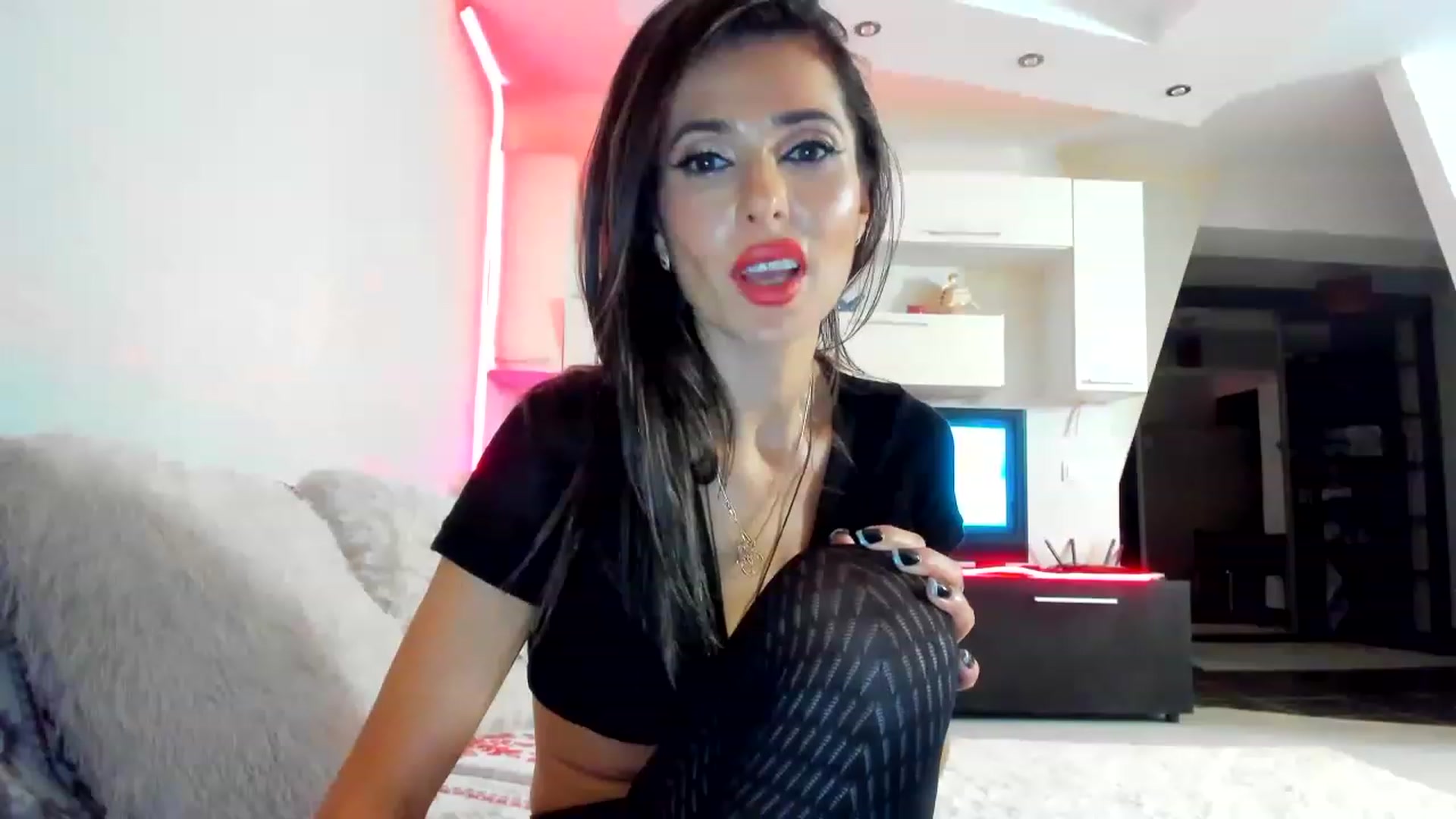 Gallery image thumbnail from Hottestbabe69's myfreecams stream on, 01/21/2023, 01:55 image 14 of 20