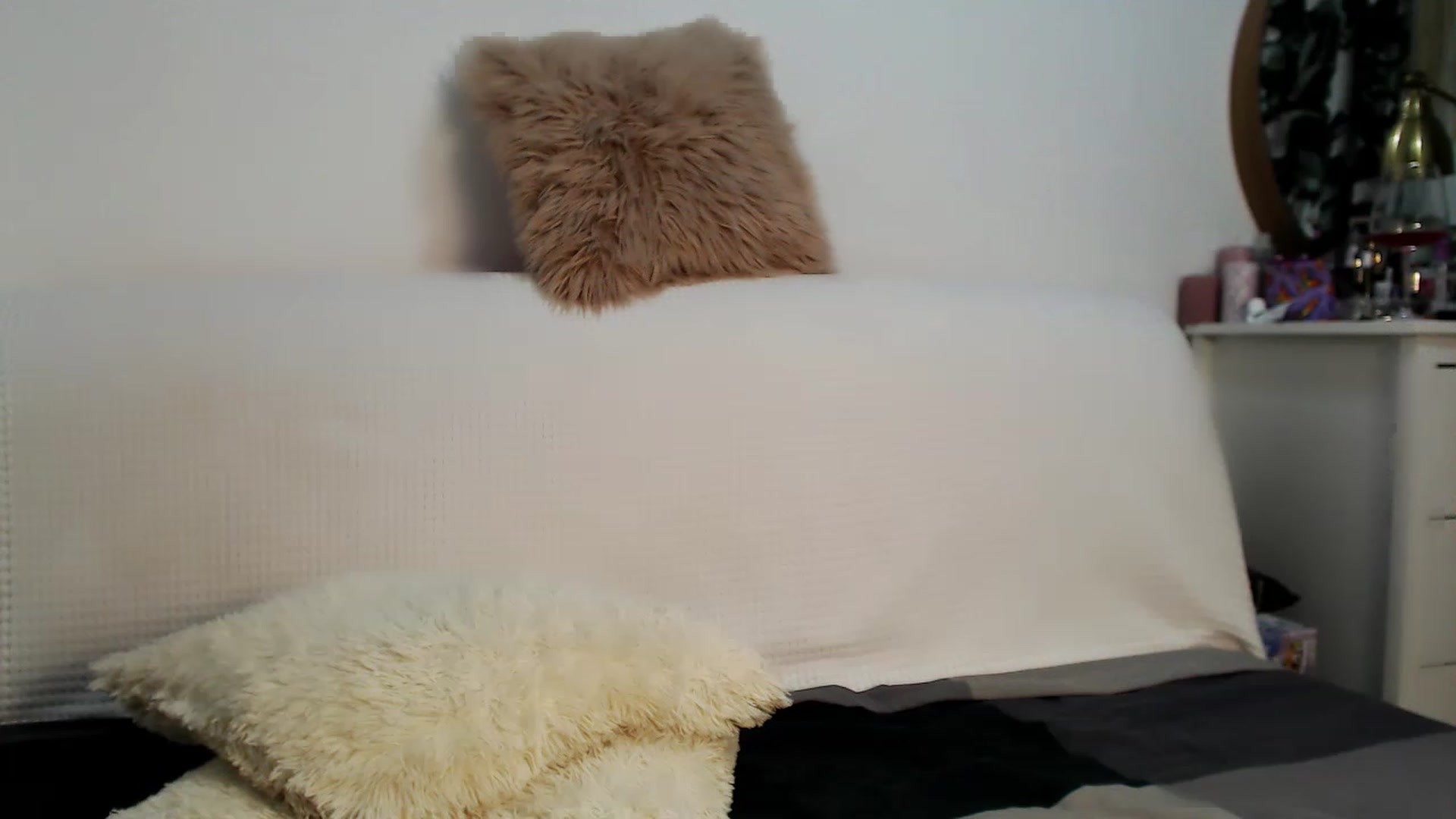 Gallery image thumbnail from HottieEva_'s myfreecams stream on, 12/08/2022, 23:25 image 19 of 20