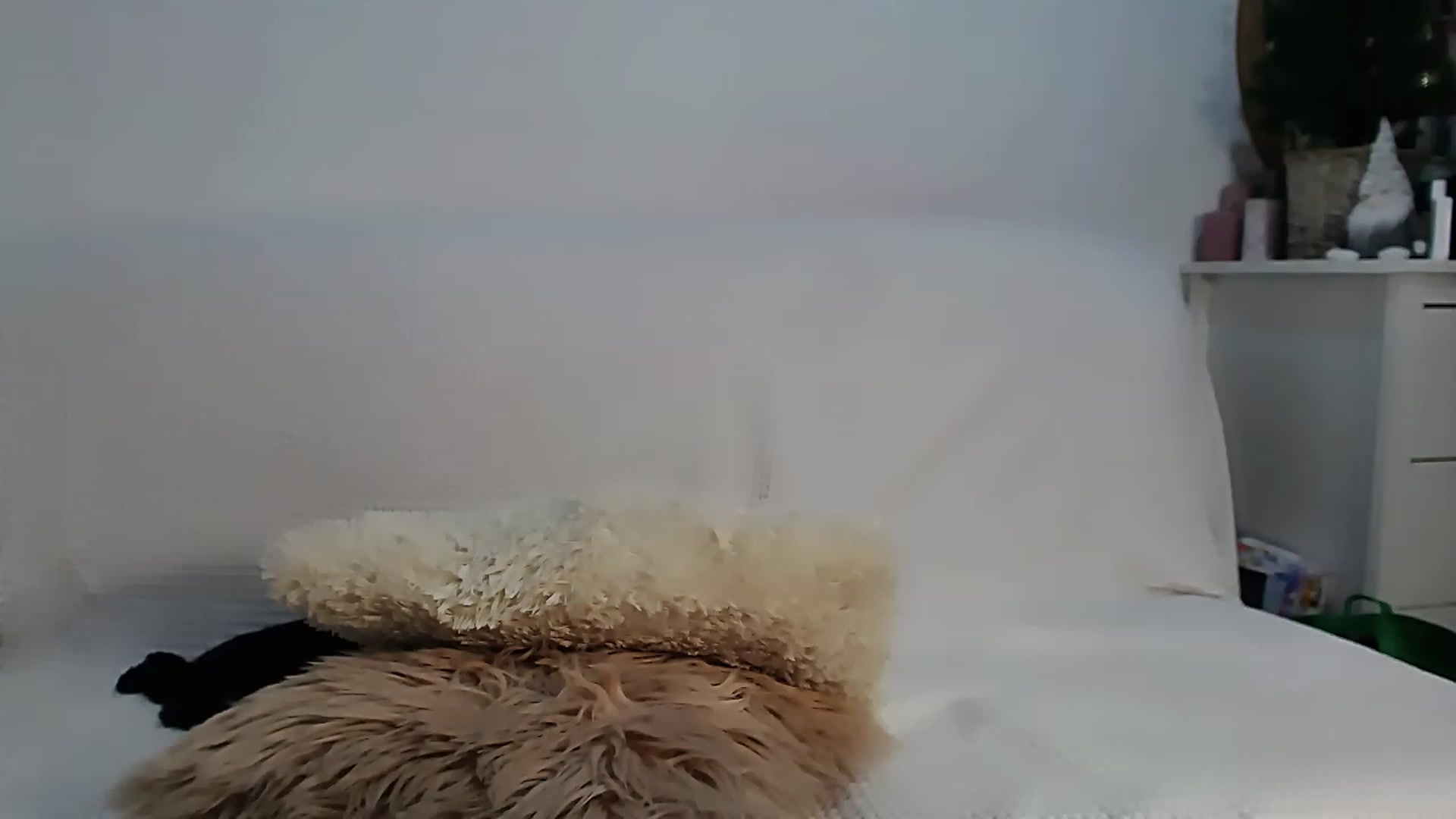 Gallery image thumbnail from HottieEva_'s myfreecams stream on, 01/22/2023, 24:14 image 11 of 20