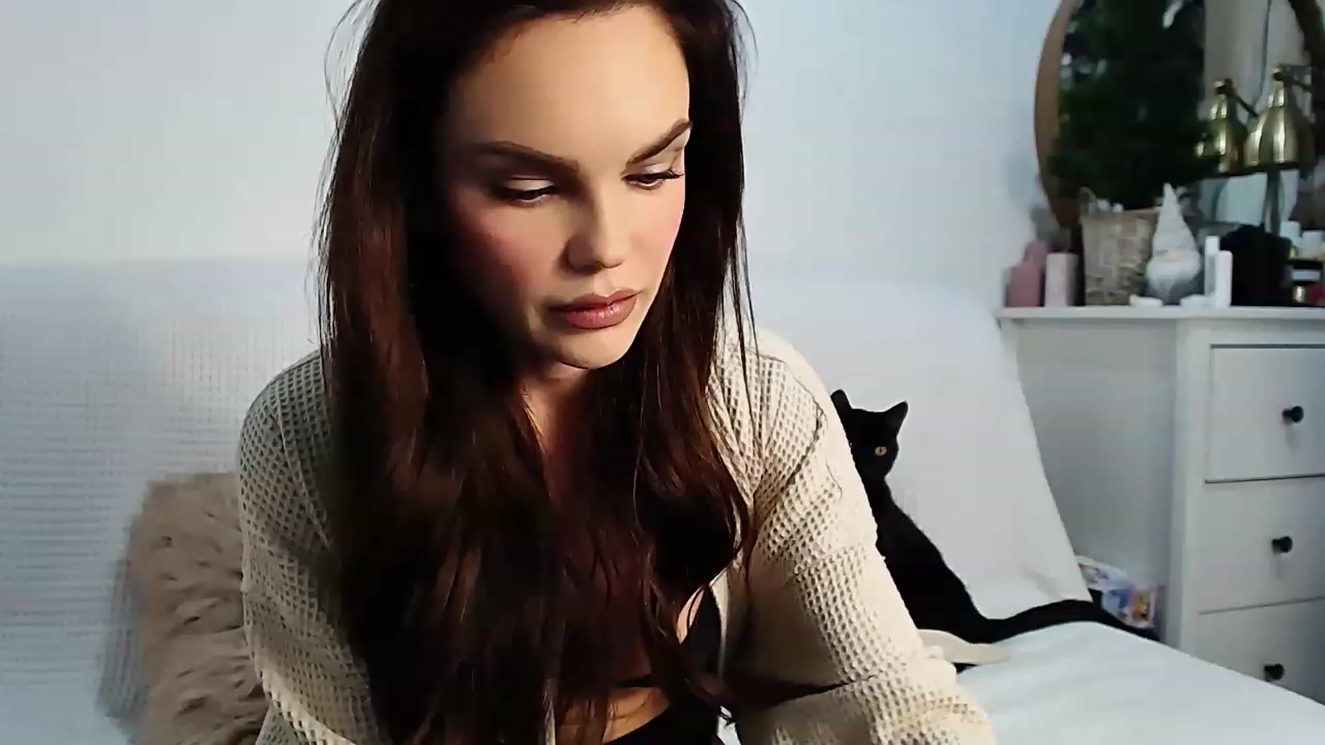 Gallery image thumbnail from HottieEva_'s myfreecams stream on, 01/26/2023, 23:35 image 16 of 20