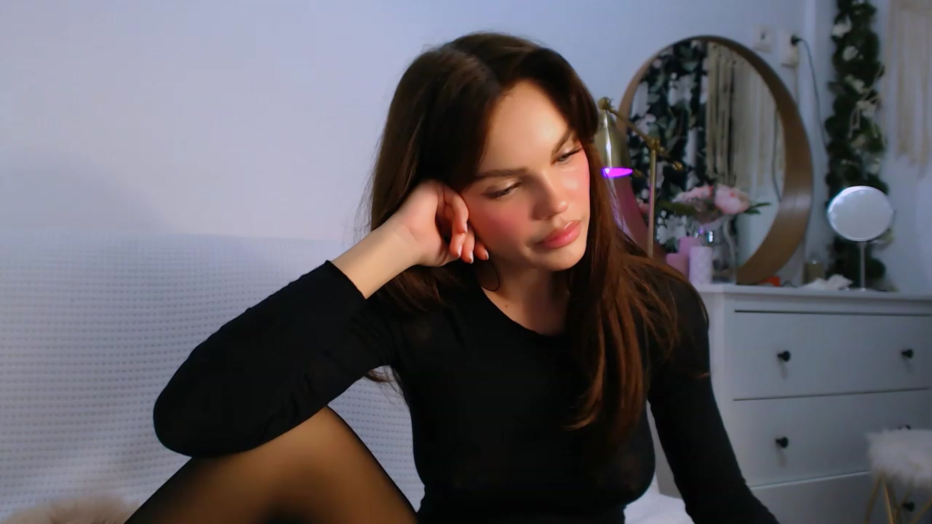 Gallery image thumbnail from HottieEva_'s myfreecams stream on, 03/06/2023, 23:12 image 17 of 20