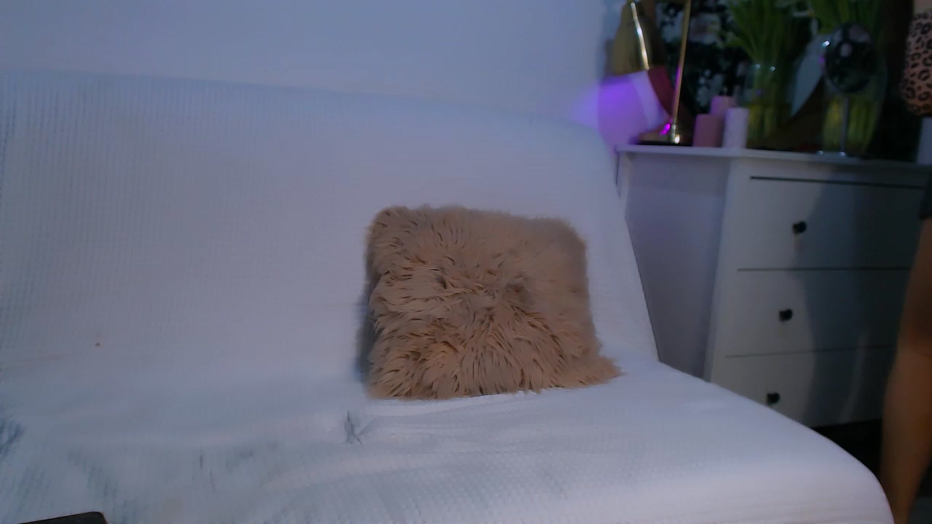 Gallery image thumbnail from HottieEva_'s myfreecams stream on, 03/12/2023, 15:51 image 7 of 20