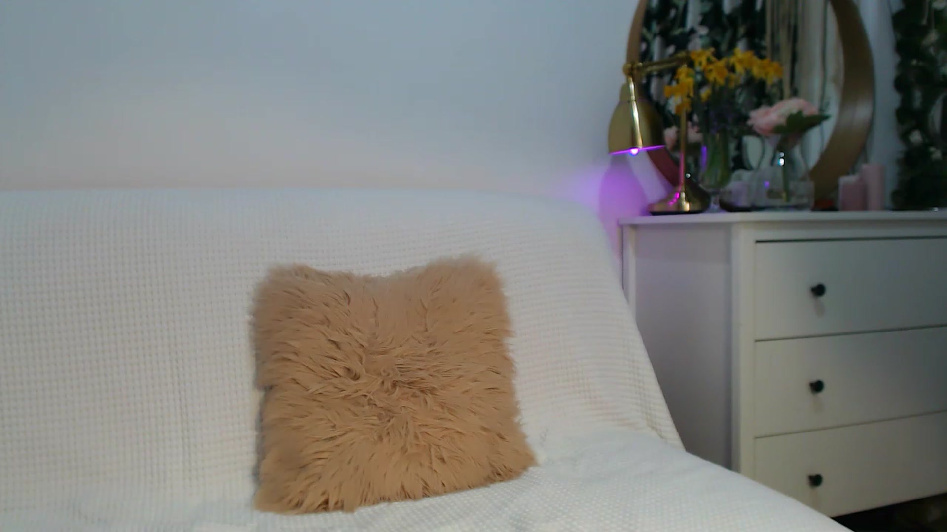 Gallery image thumbnail from HottieEva_'s myfreecams stream on, 03/29/2023, 23:05 image 18 of 20