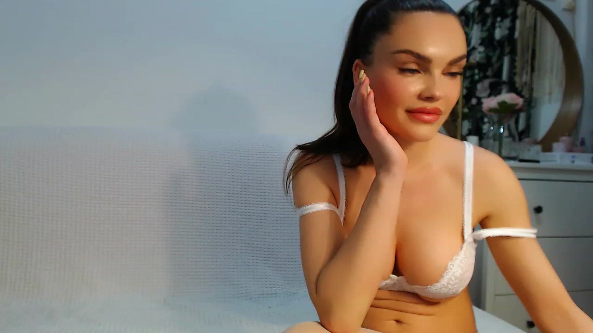 Gallery image thumbnail from HottieEva_'s myfreecams stream on, 04/08/2023, 22:12 image 6 of 20