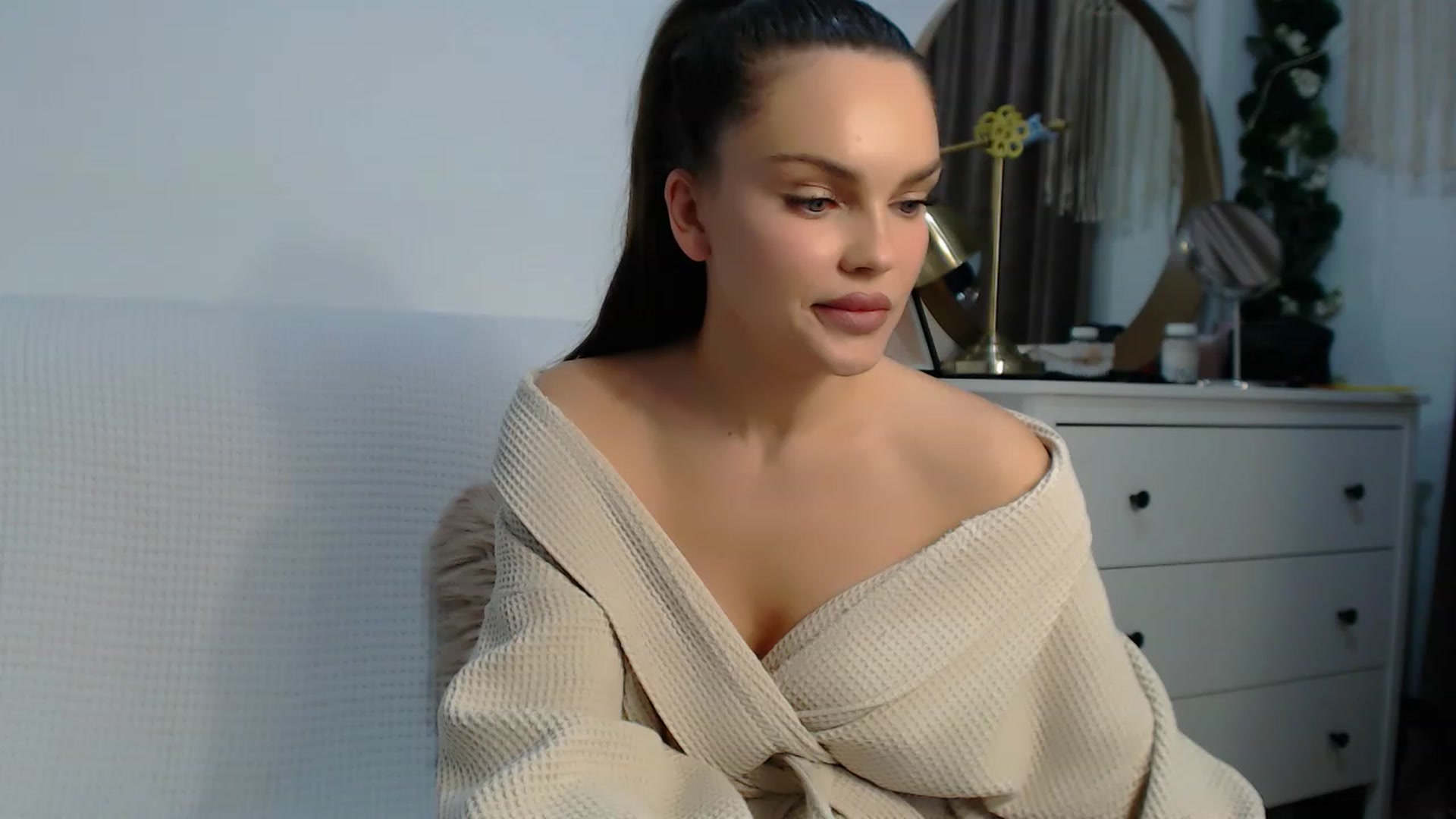 Gallery image thumbnail from HottieEva_'s myfreecams stream on, 11/12/2023, 24:14 image 4 of 20